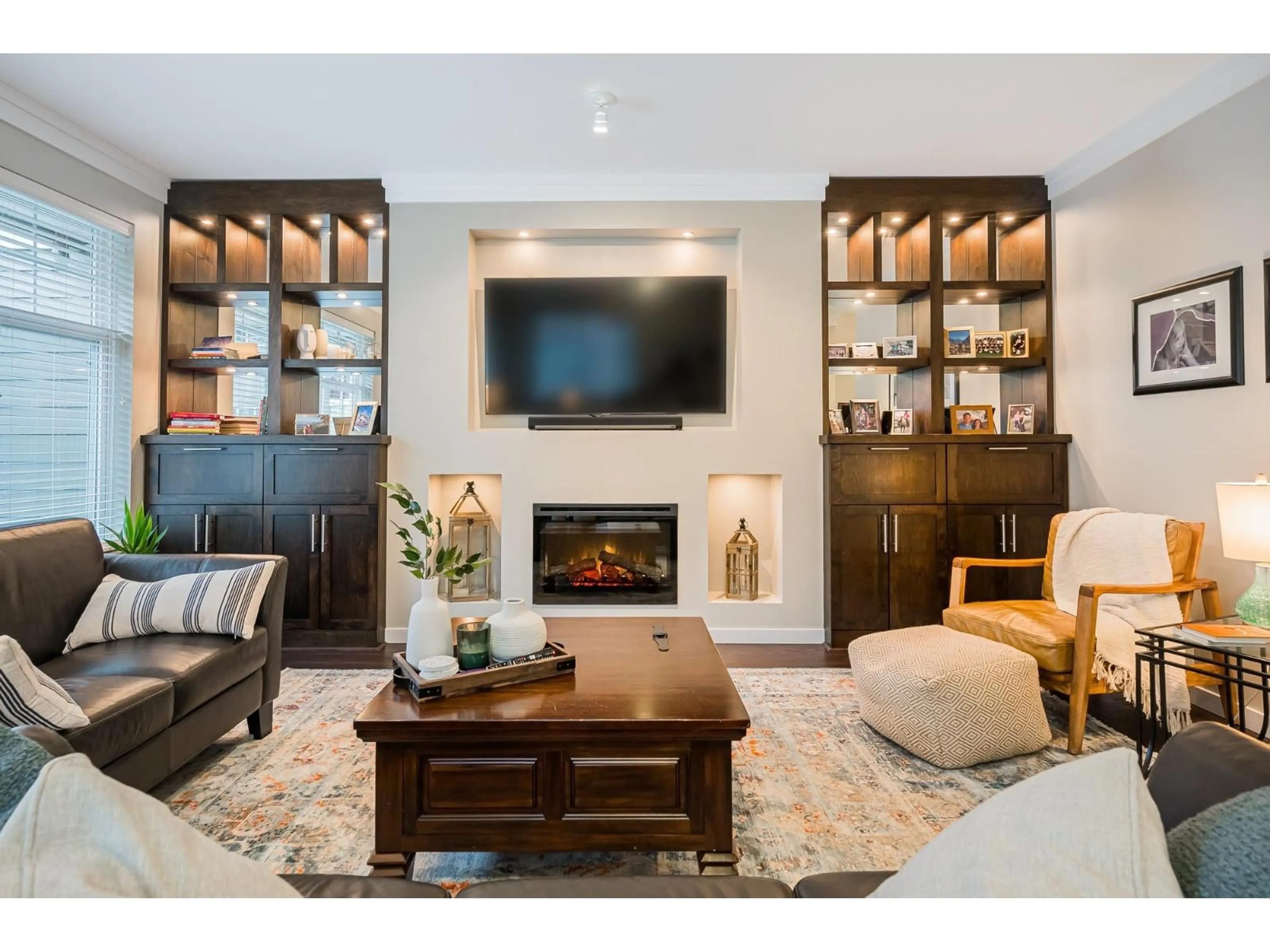 Living room with furniture, wood/laminate floor for 7 - 3009 156, Surrey British Columbia V3Z0N9