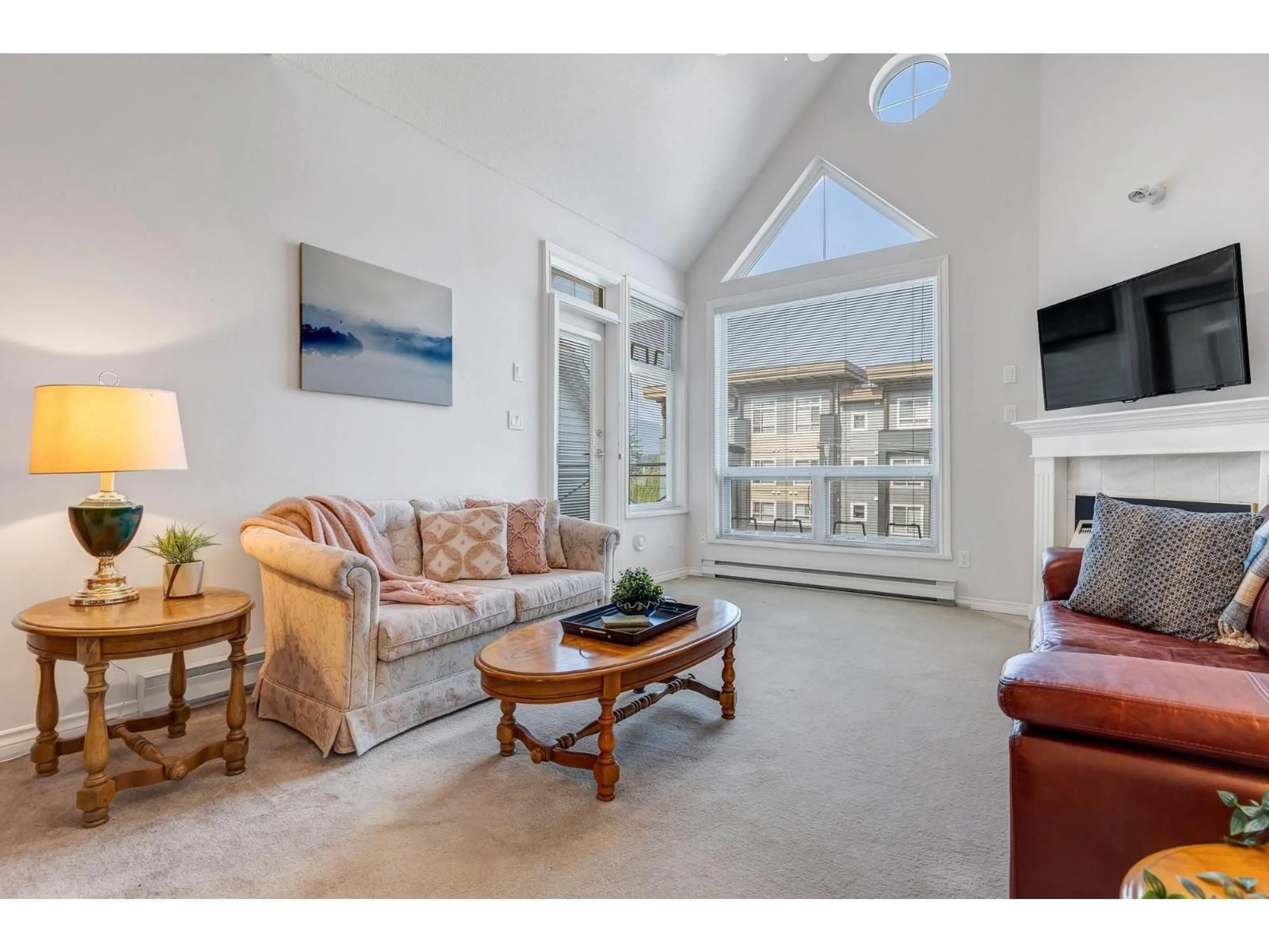 Living room with furniture, unknown for 406 - 45700 WELLINGTON AVENUE, Chilliwack British Columbia V2P2E4