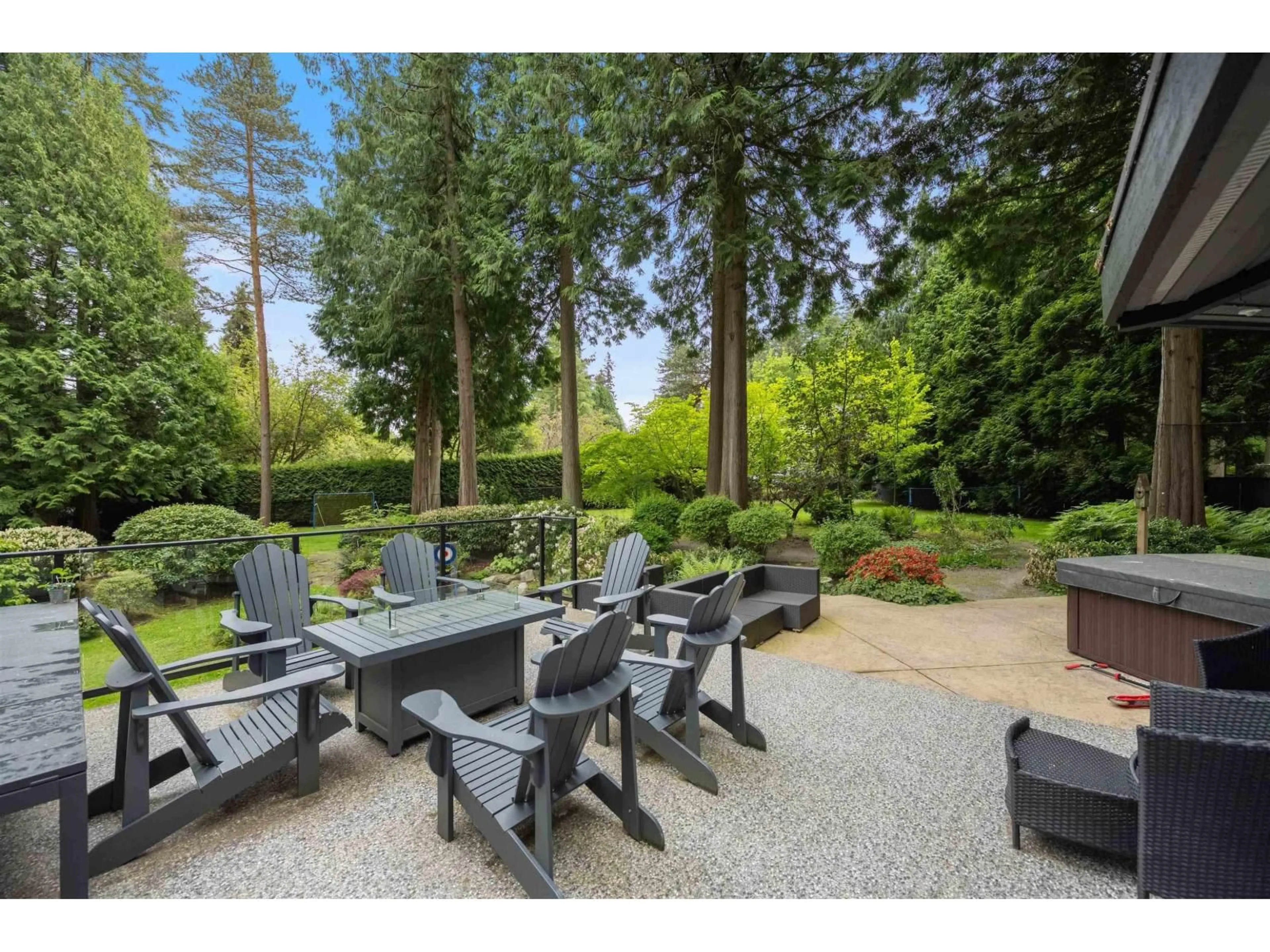 Patio, unknown for 13538 20, Surrey British Columbia V4A1Z6