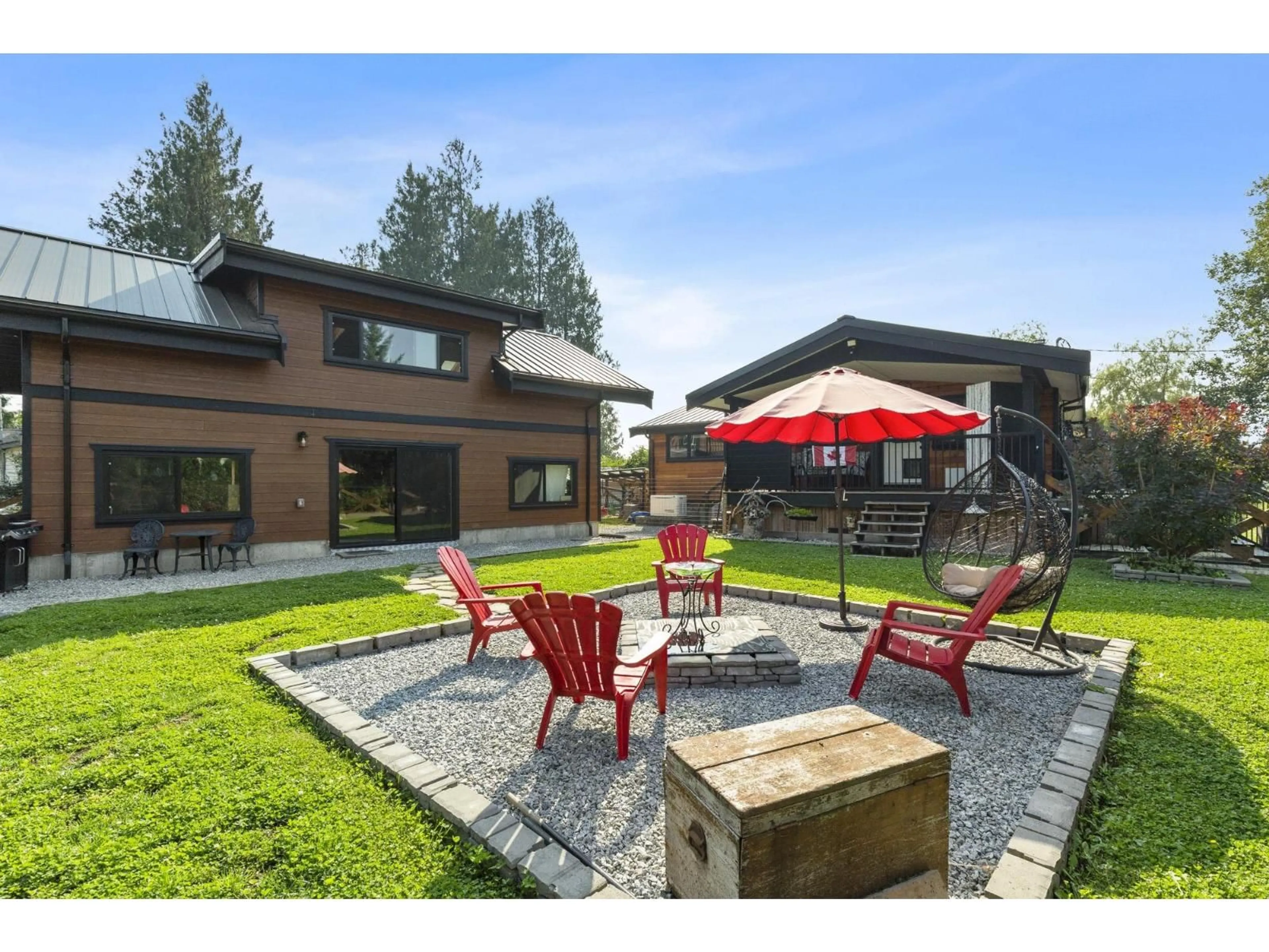 Patio, mountain view for 36072 SHORE, Mission British Columbia V2V4J1