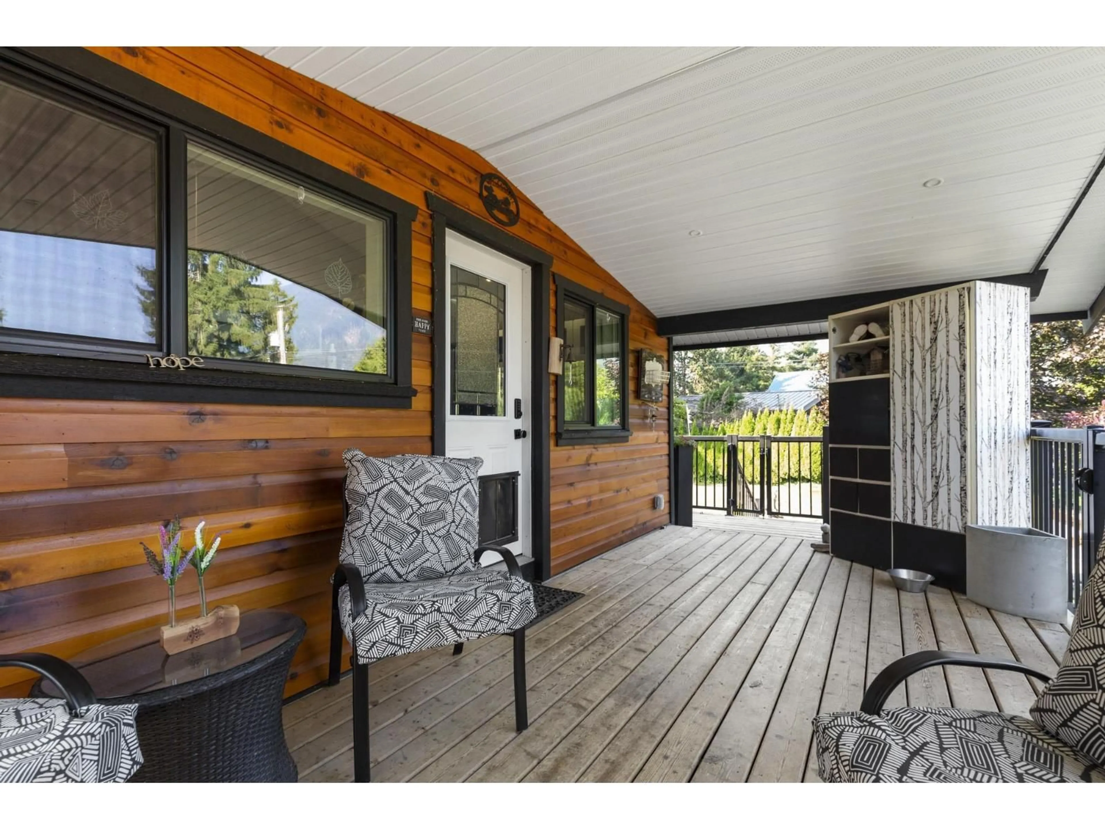 Patio, water/lake/river/ocean view for 36072 SHORE, Mission British Columbia V2V4J1