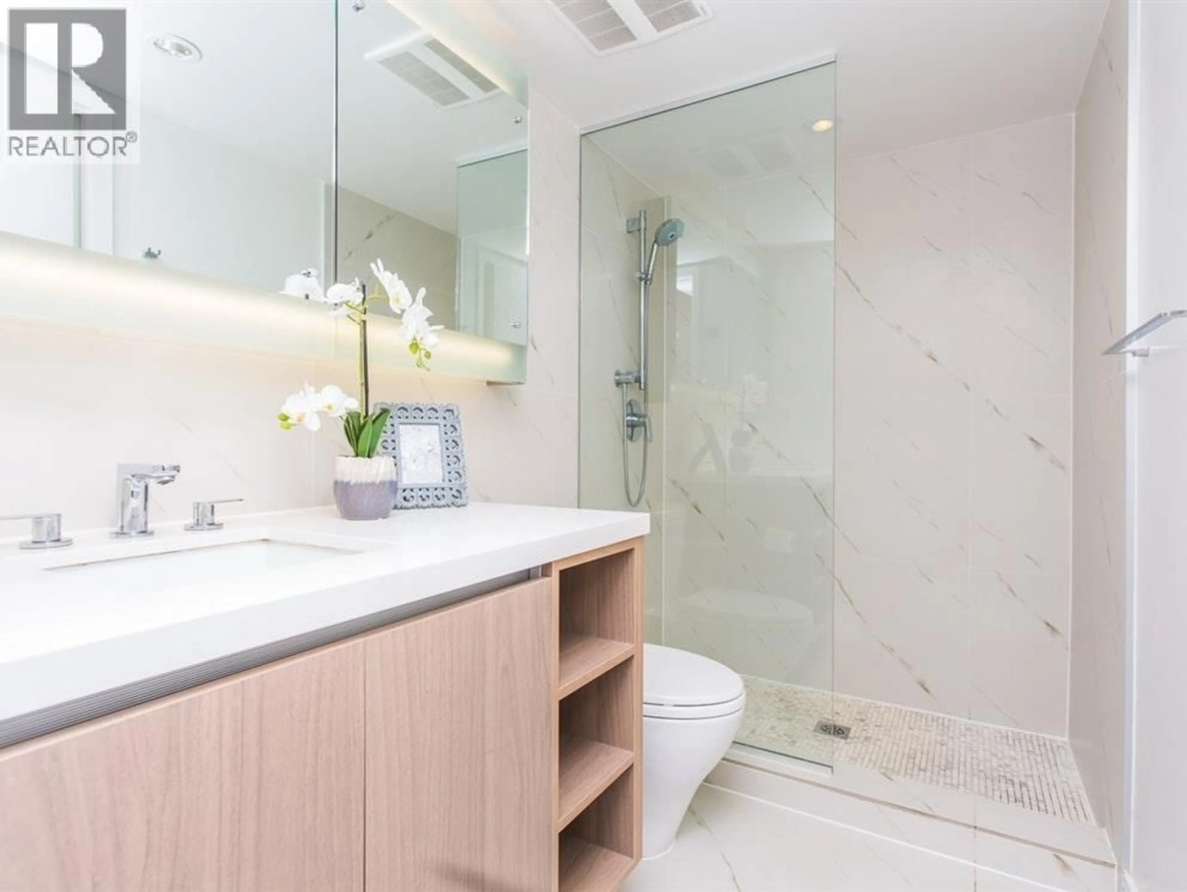 Standard bathroom, ceramic/tile floor for 1806 - 8833 HAZELBRIDGE WAY, Richmond British Columbia V6X0N3