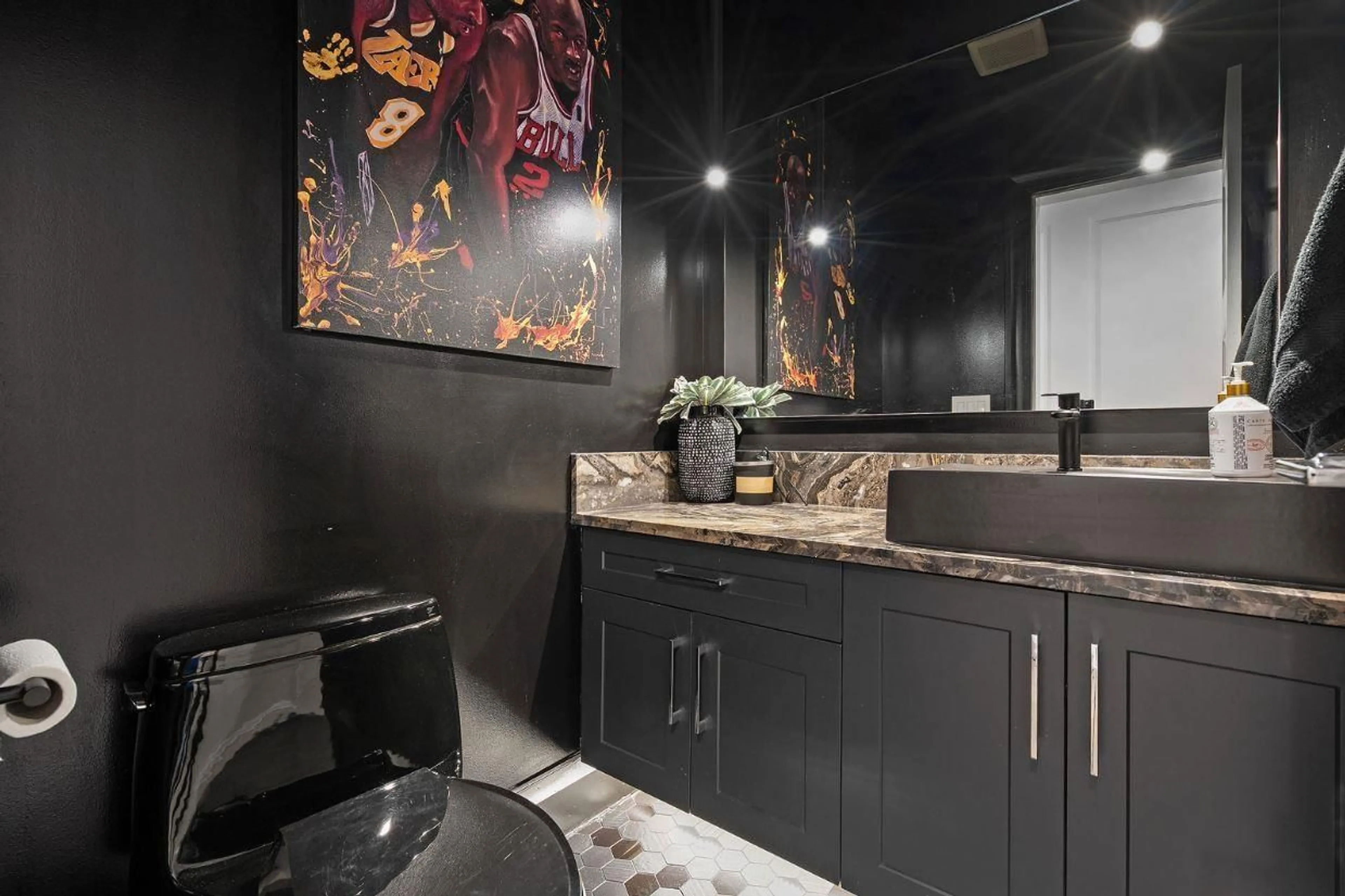 Contemporary bathroom, ceramic/tile floor for 9075 164, Surrey British Columbia V4N2Z9