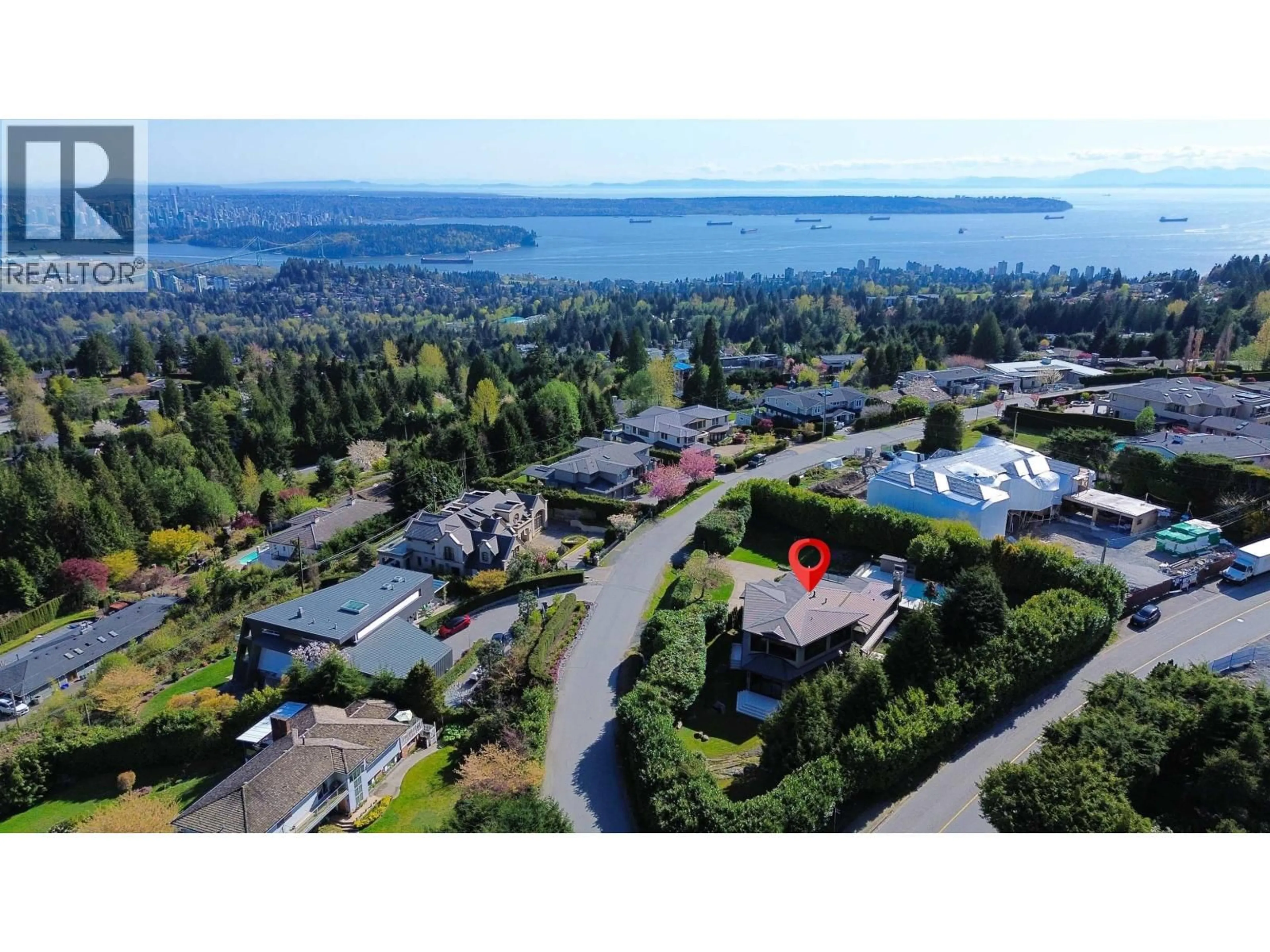 A pic from outside/outdoor area/front of a property/back of a property/a pic from drone, water/lake/river/ocean view for 1109 HILLSIDE ROAD, West Vancouver British Columbia V7S2G3