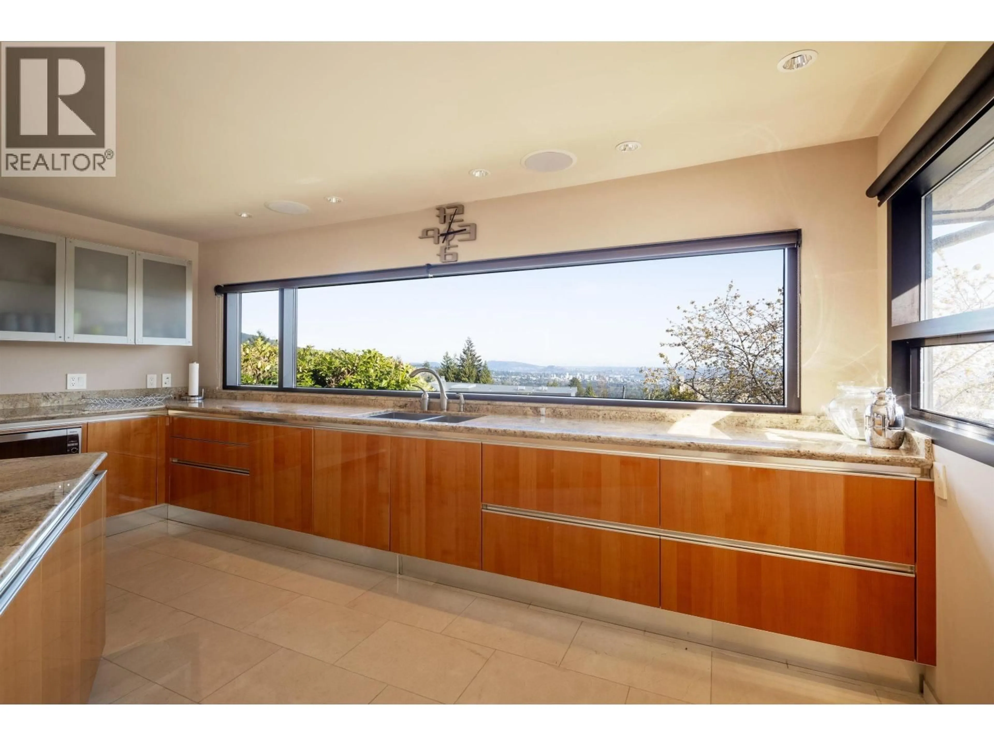 Unknown for 1109 HILLSIDE ROAD, West Vancouver British Columbia V7S2G3