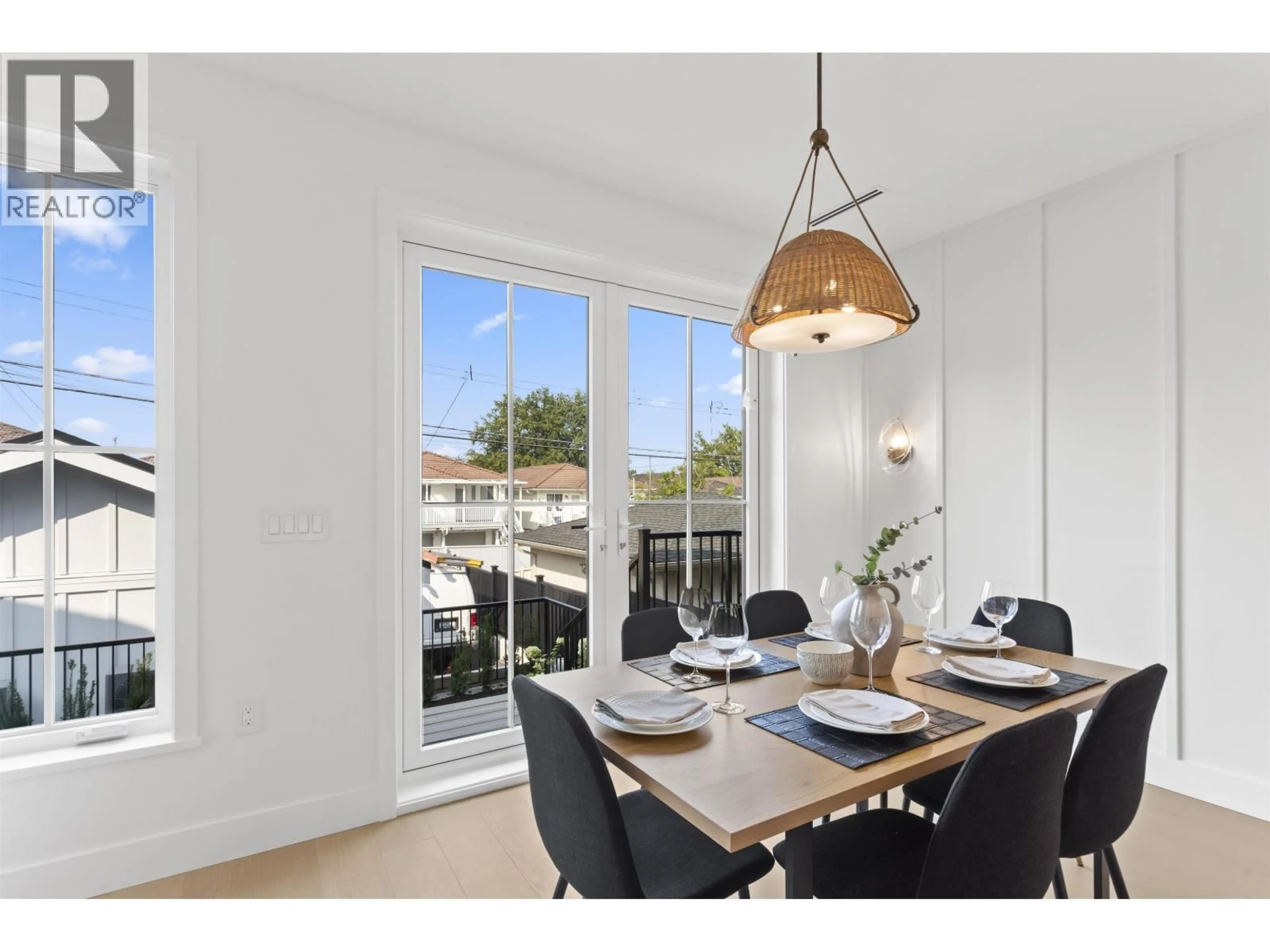 Dining room, wood/laminate floor for 2 - 4313 ALBERT STREET, Burnaby British Columbia V5C2E9