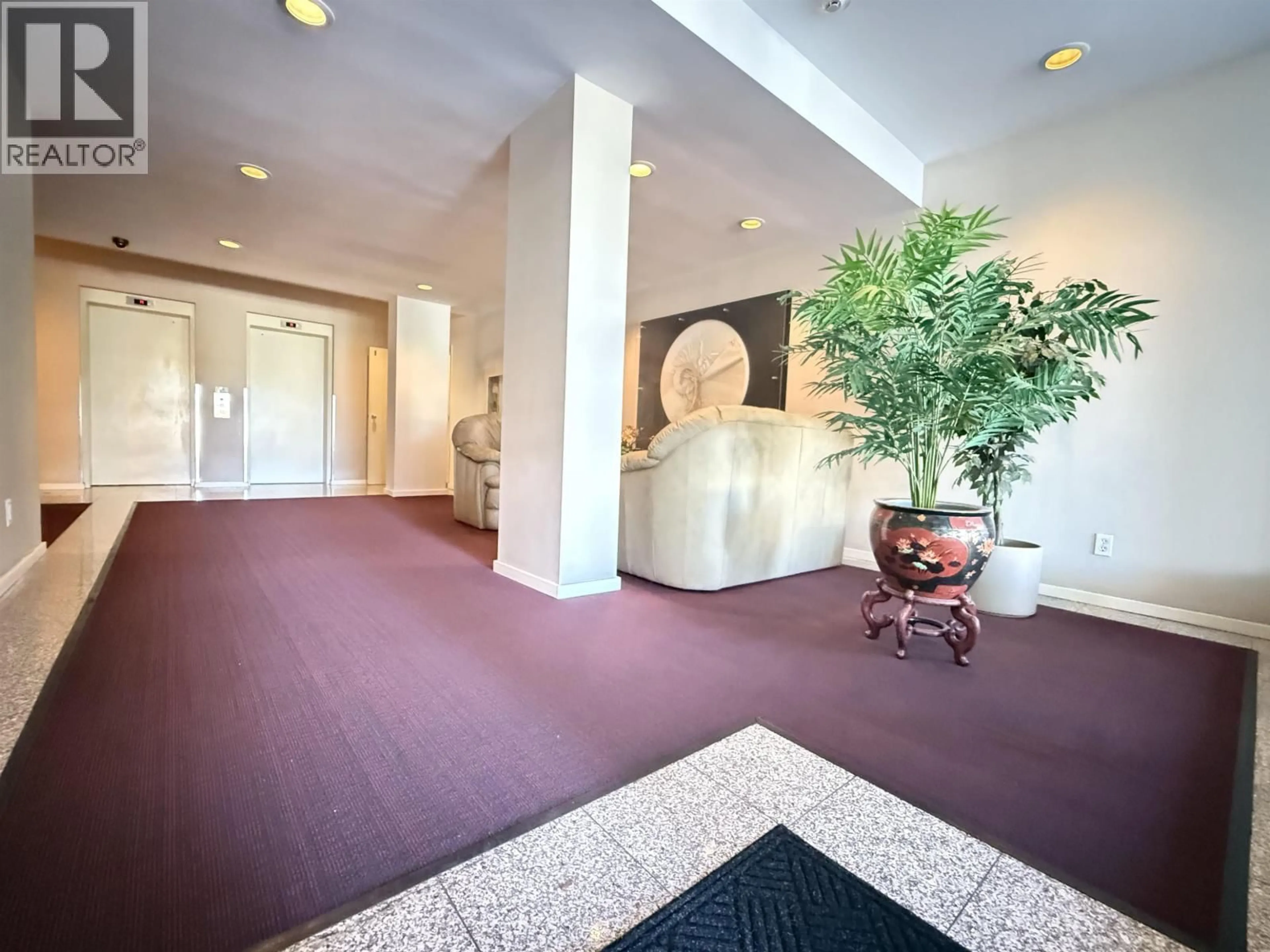 Indoor foyer for 703 - 7040 GRANVILLE AVENUE, Richmond British Columbia V6Y3W5