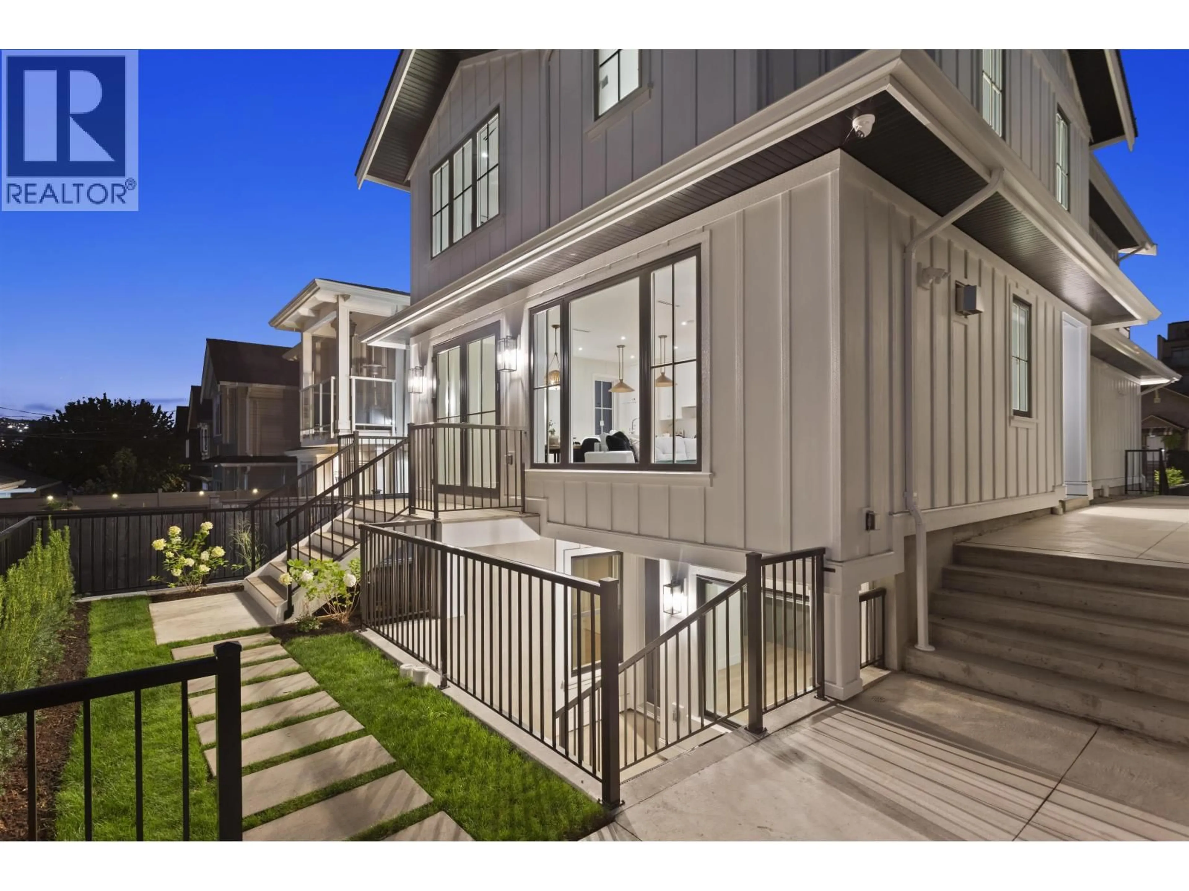 Unknown for 2 - 4315 ALBERT STREET, Burnaby British Columbia V5C2E9