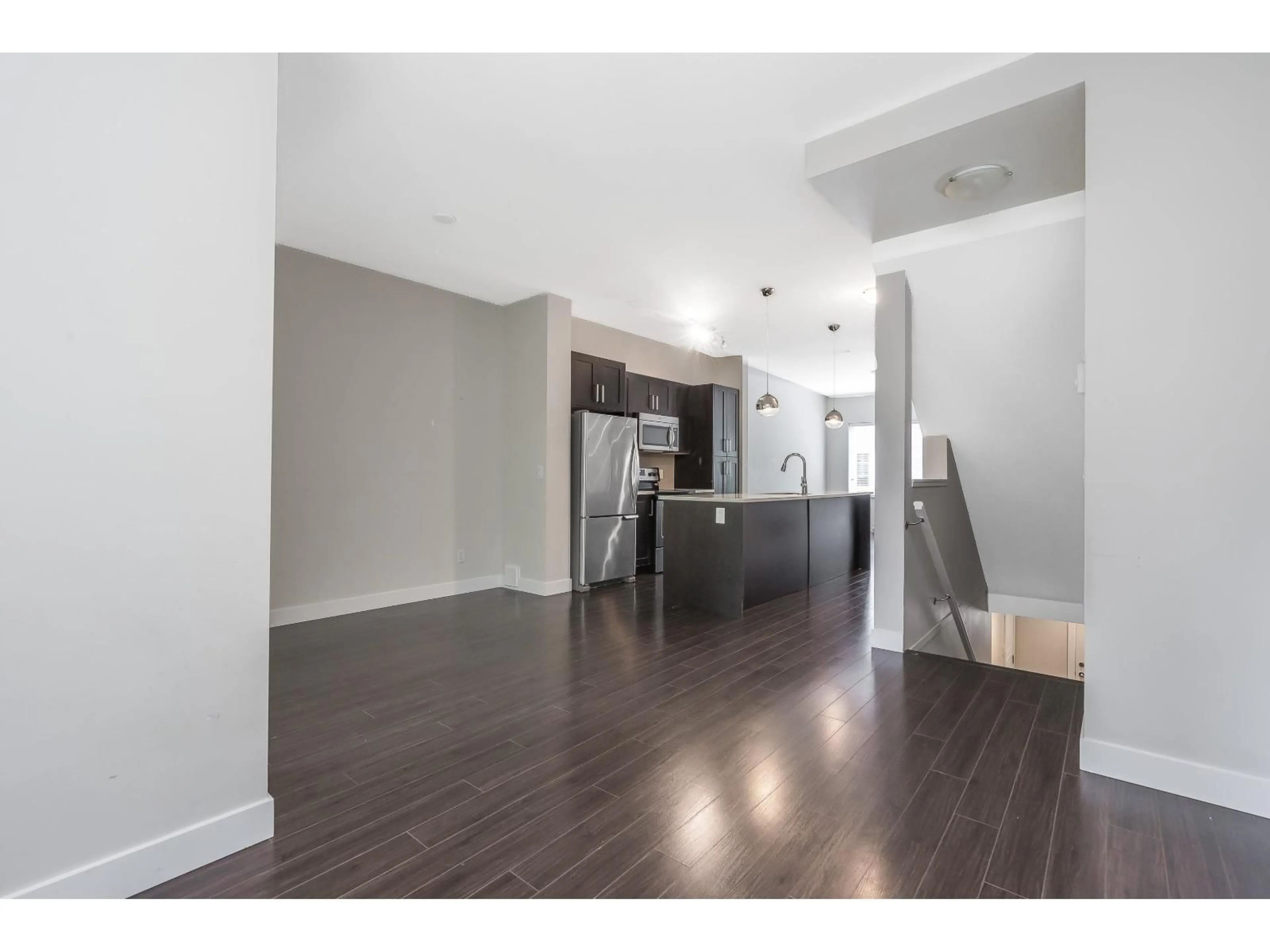 Open concept kitchen, wood/laminate floor for 36 - 13864 HYLAND, Surrey British Columbia V3W2C3