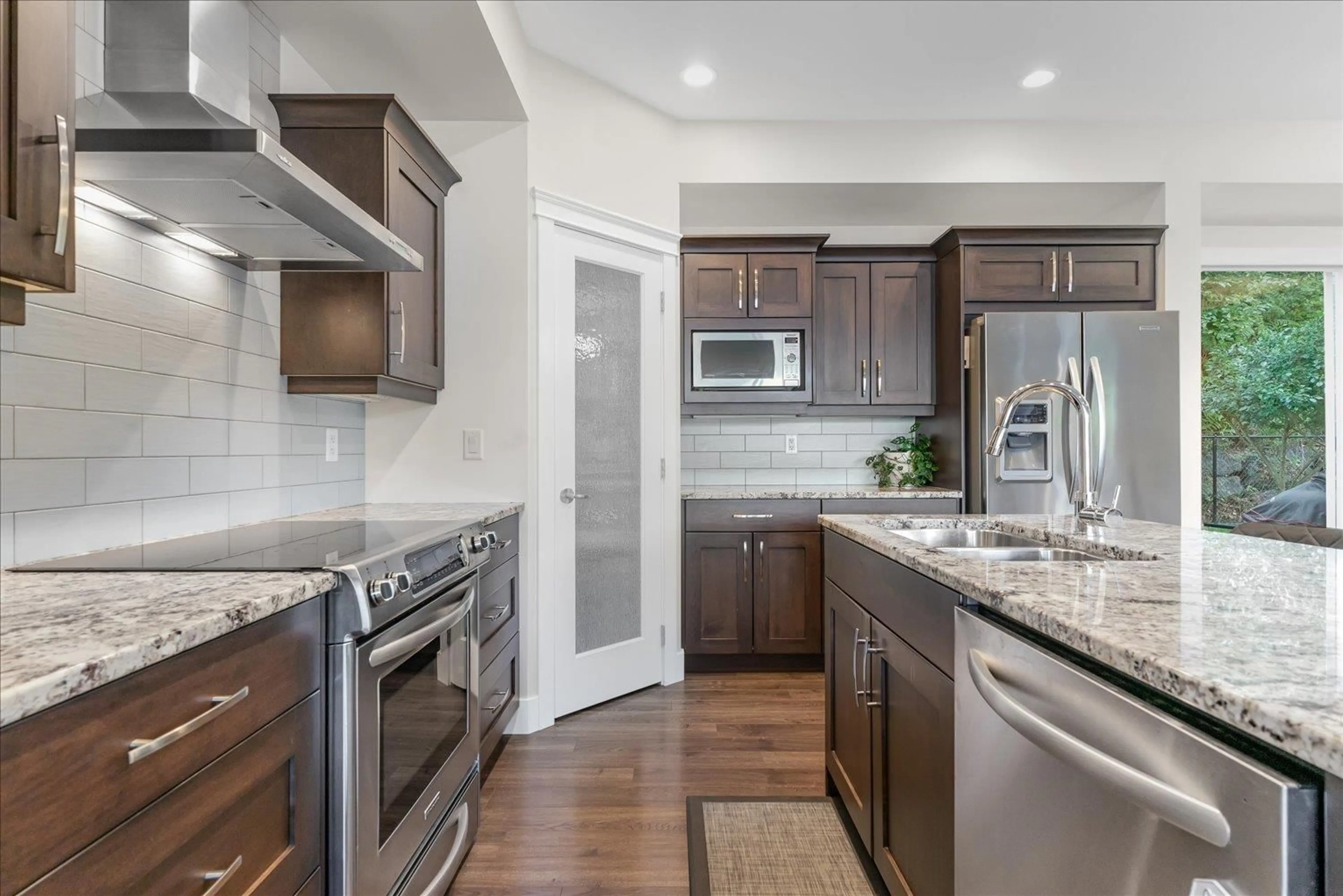 Open concept kitchen, ceramic/tile floor for 5486 MACLACHLAN PLACE, Sardis British Columbia V2R0P3