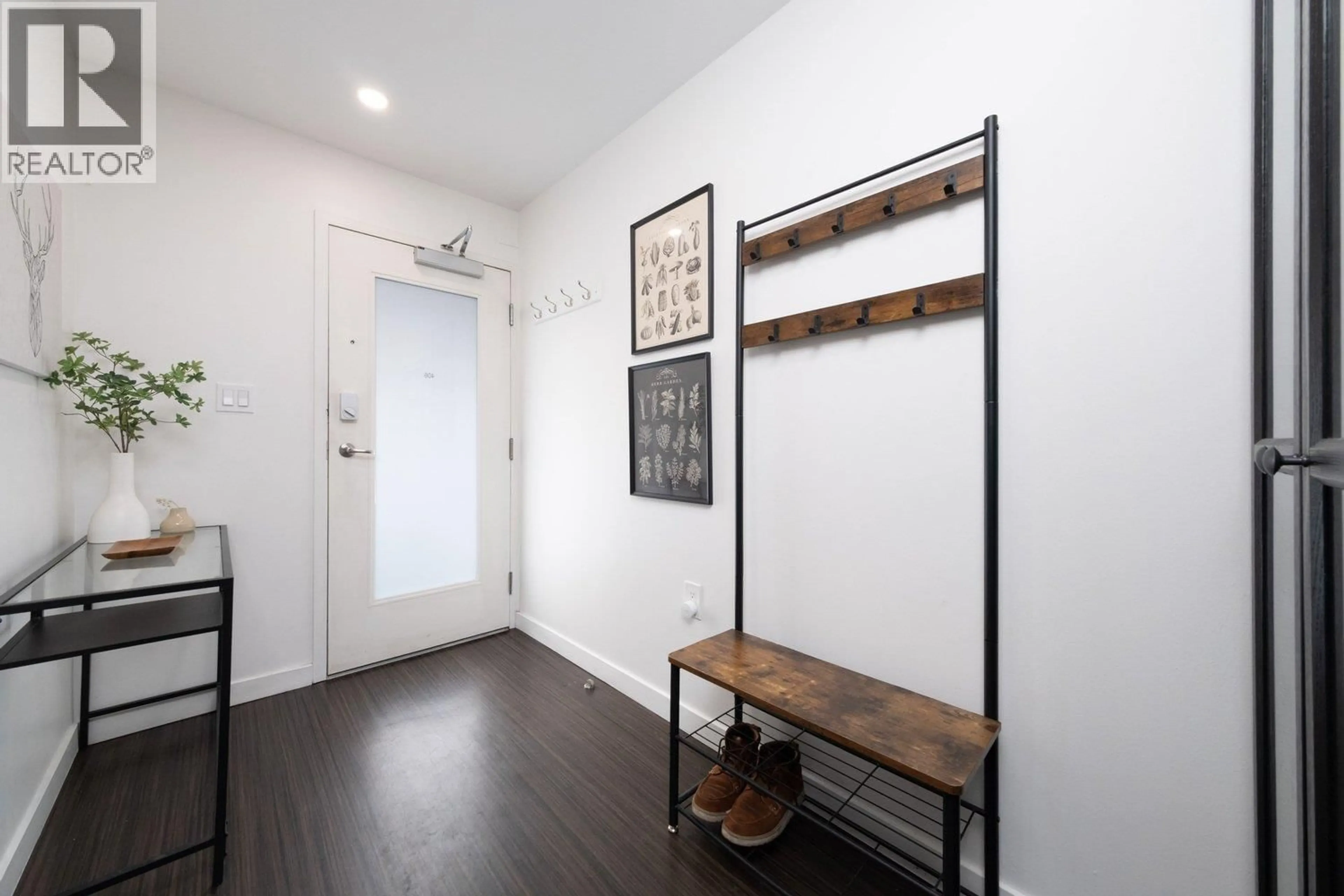 Indoor entryway for 406 - 370 CARRALL STREET, Vancouver British Columbia V5B2J3