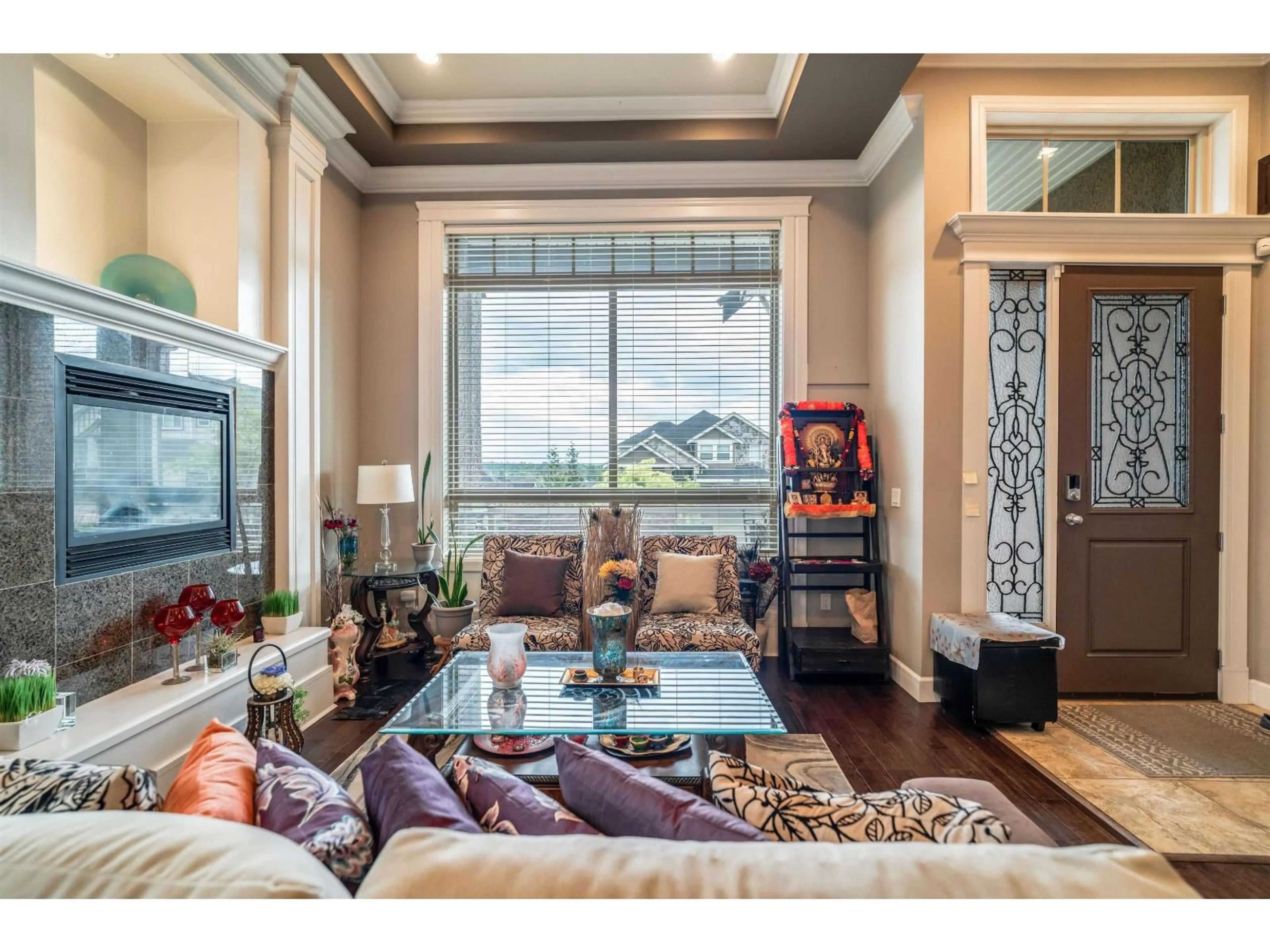 Living room with furniture, unknown for 18933 55, Surrey British Columbia V3S6W7
