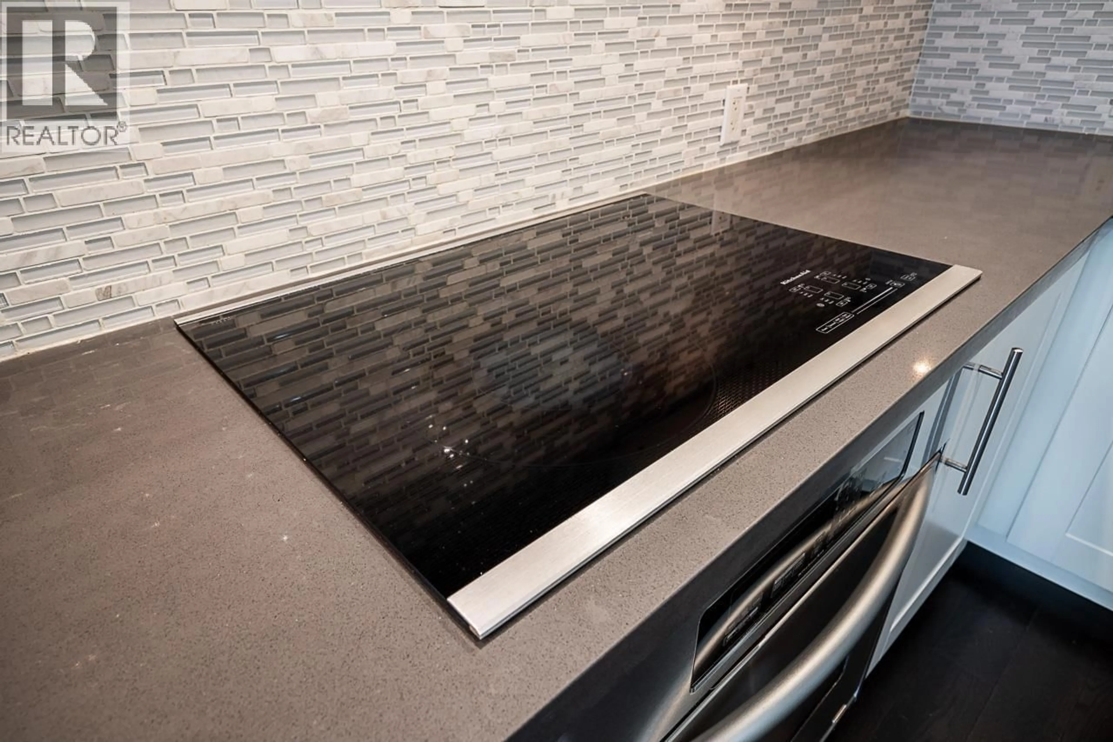 Contemporary kitchen, ceramic/tile floor for 310 - 750 12TH AVENUE, Vancouver British Columbia V5Z0A3