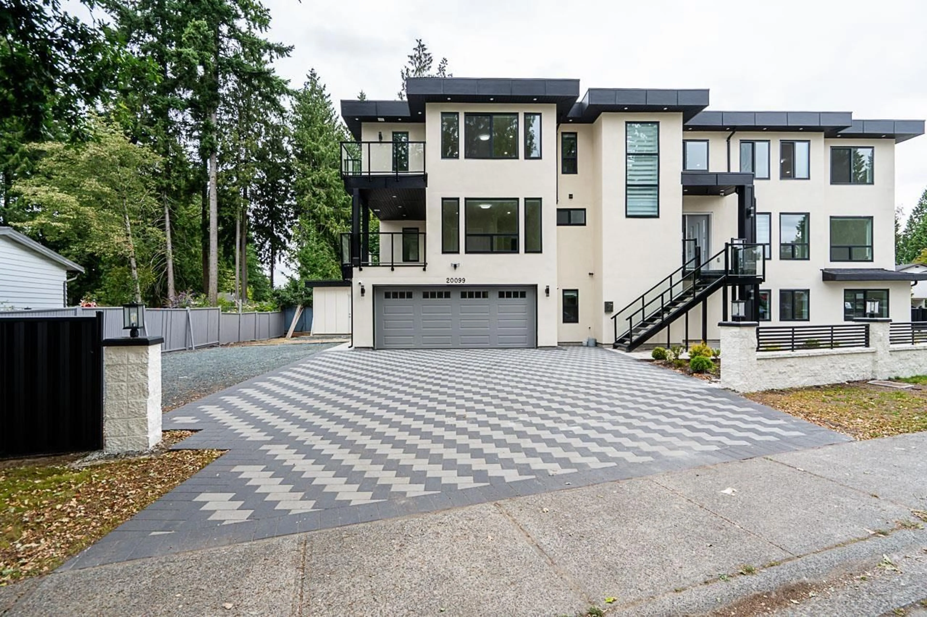 Unknown for 20099 45, Langley British Columbia V3A6J1