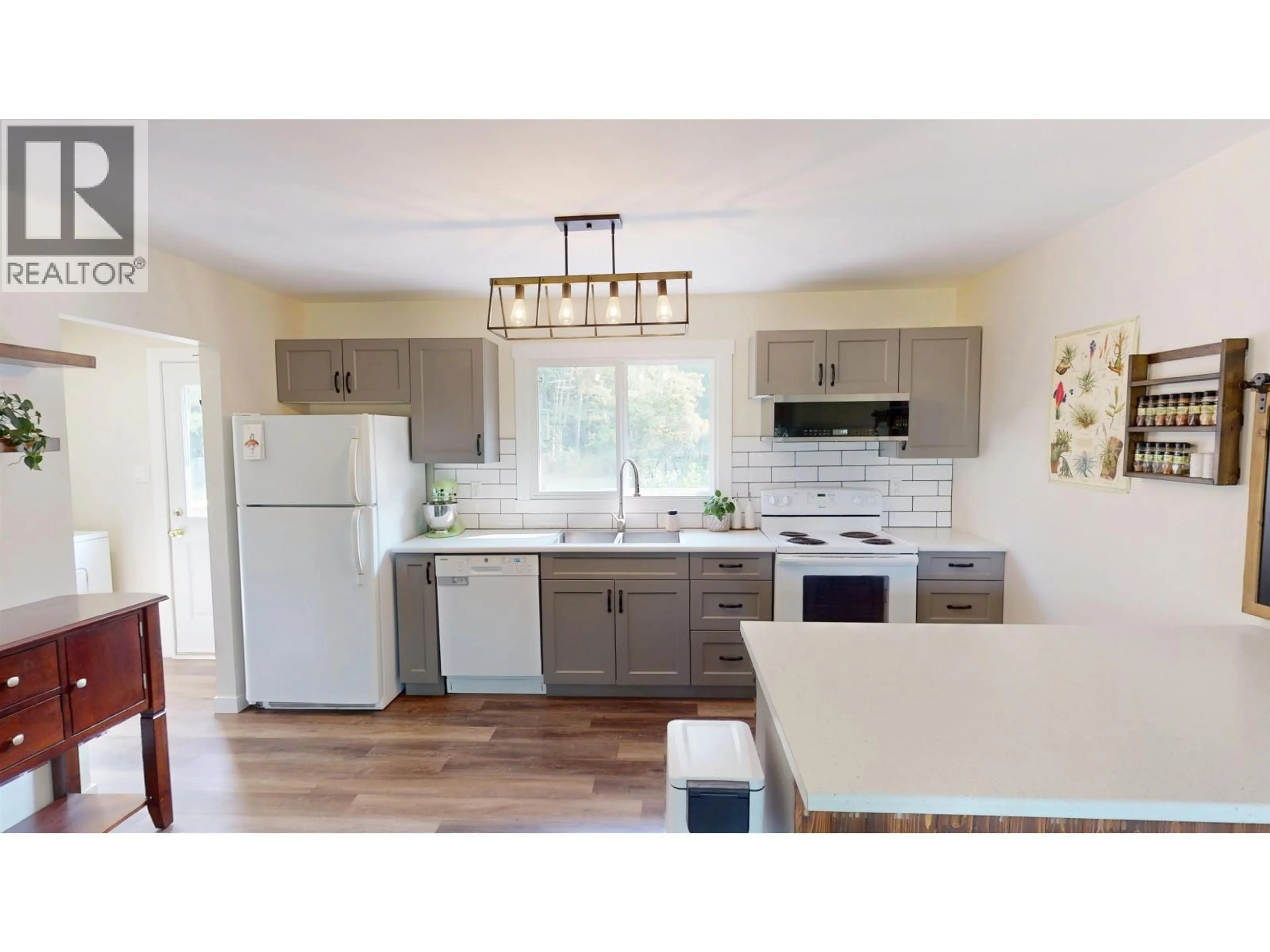 Open concept kitchen, unknown for 1292 HAUSAMAN ROAD, Quesnel British Columbia V2J3V1