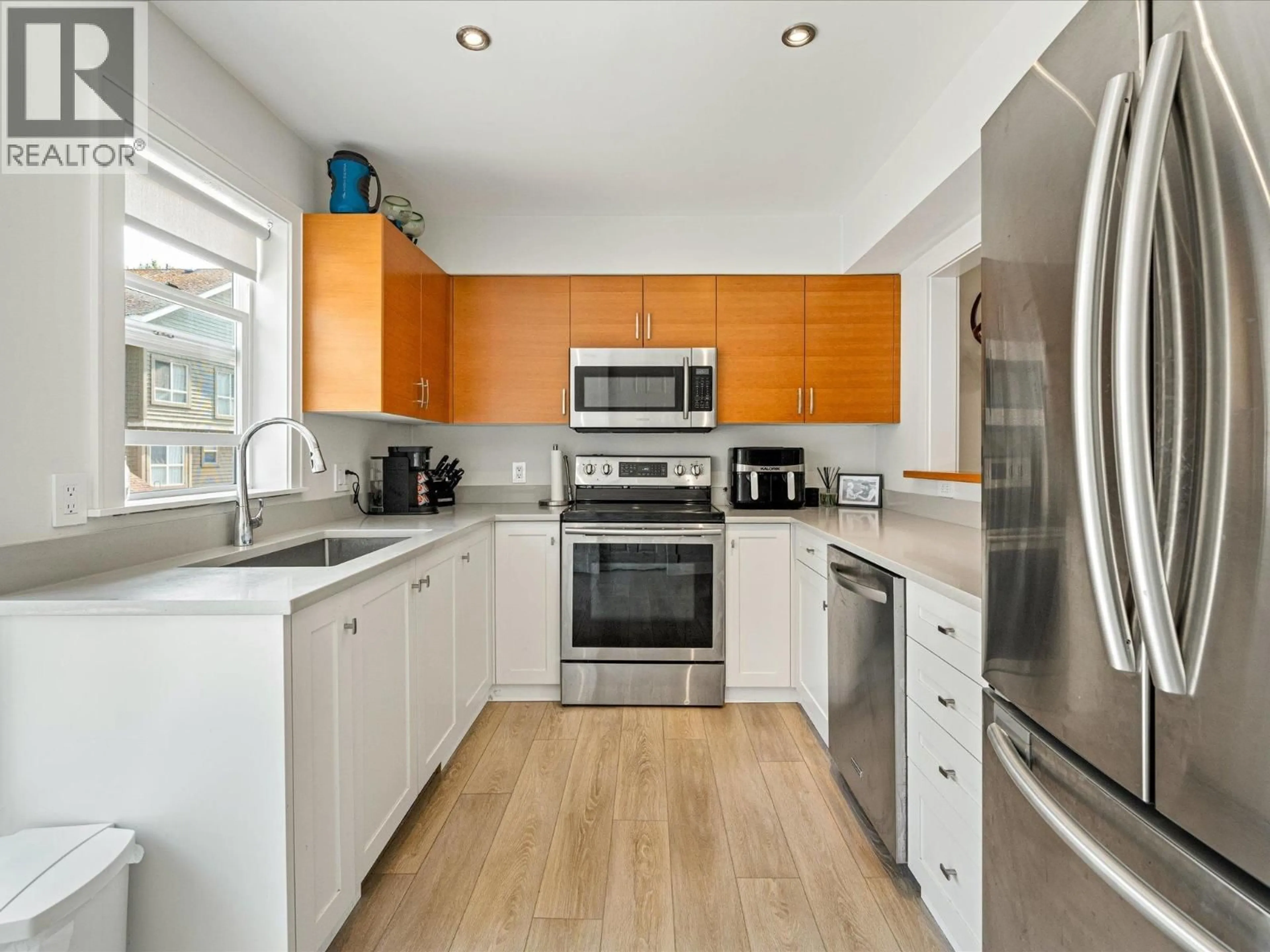 Contemporary kitchen, unknown for 32 - 1400 PARK STREET, Pemberton British Columbia V0N2L1
