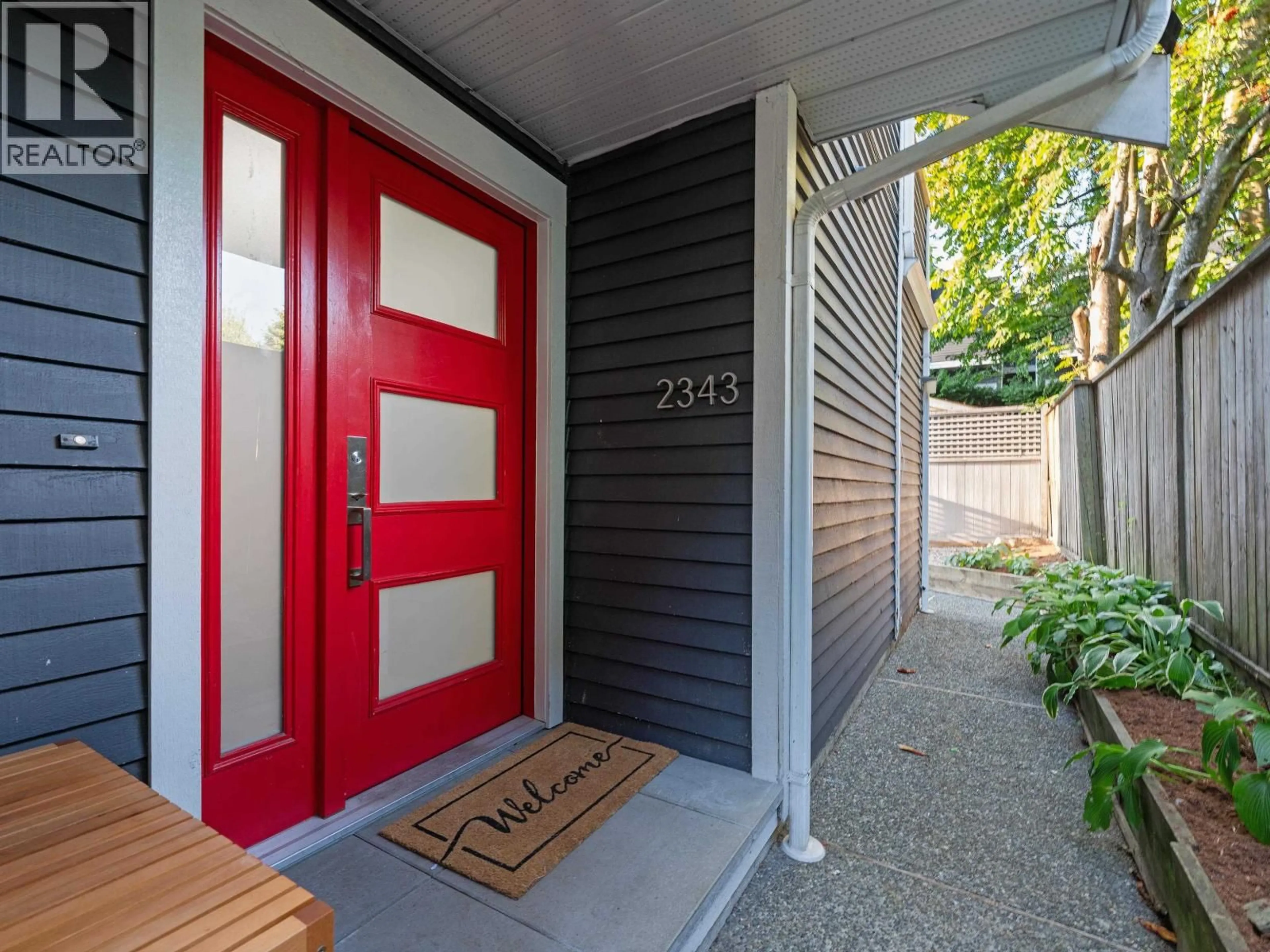 Indoor entryway for 2343 7TH AVENUE, Vancouver British Columbia V6K1Y4