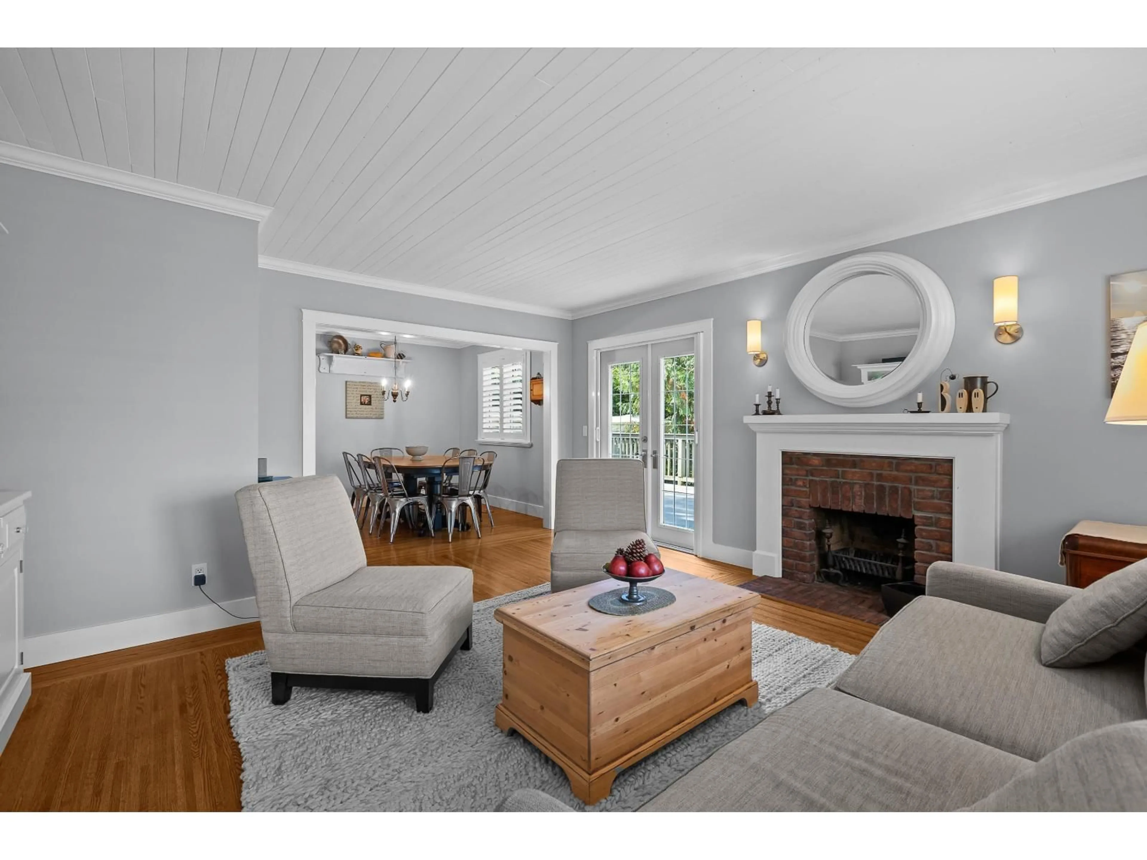 Living room with furniture, wood/laminate floor for 12616 26A, Surrey British Columbia V4A2M4