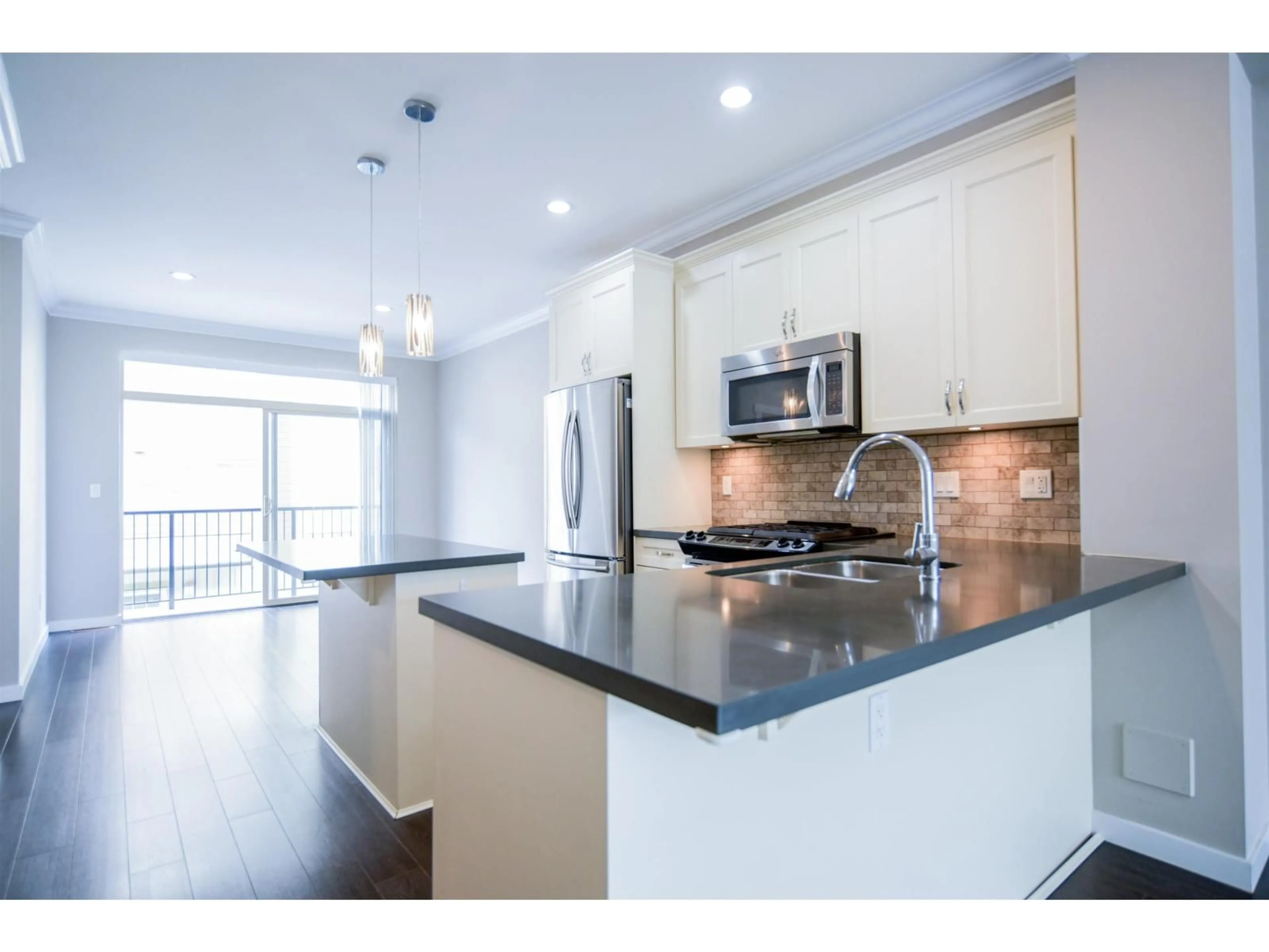 Open concept kitchen, unknown for 9 - 2845 156, Surrey British Columbia V3Z3Y3