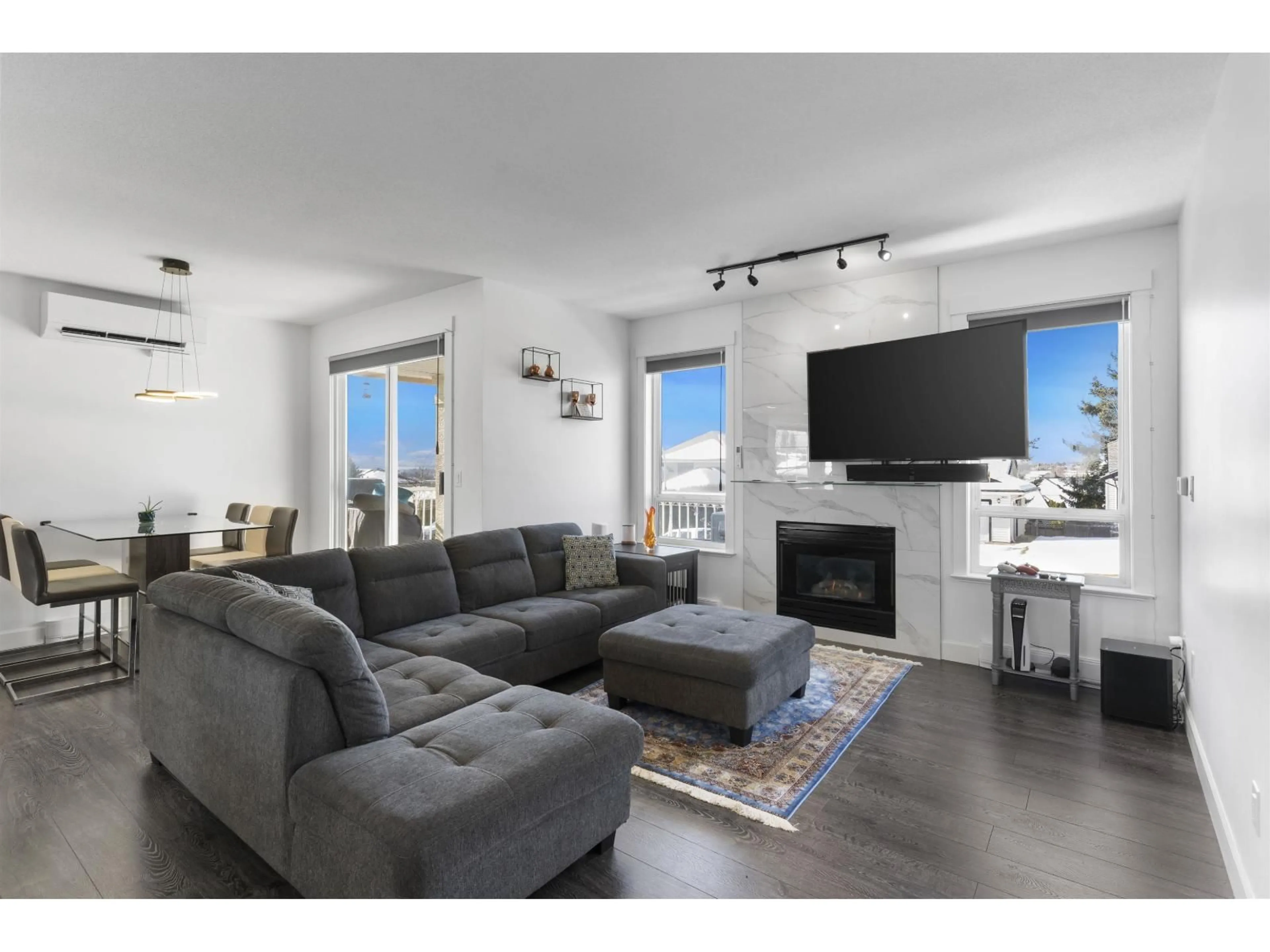 Living room with furniture, unknown for 53 - 31450 SPUR, Abbotsford British Columbia V2T5M3
