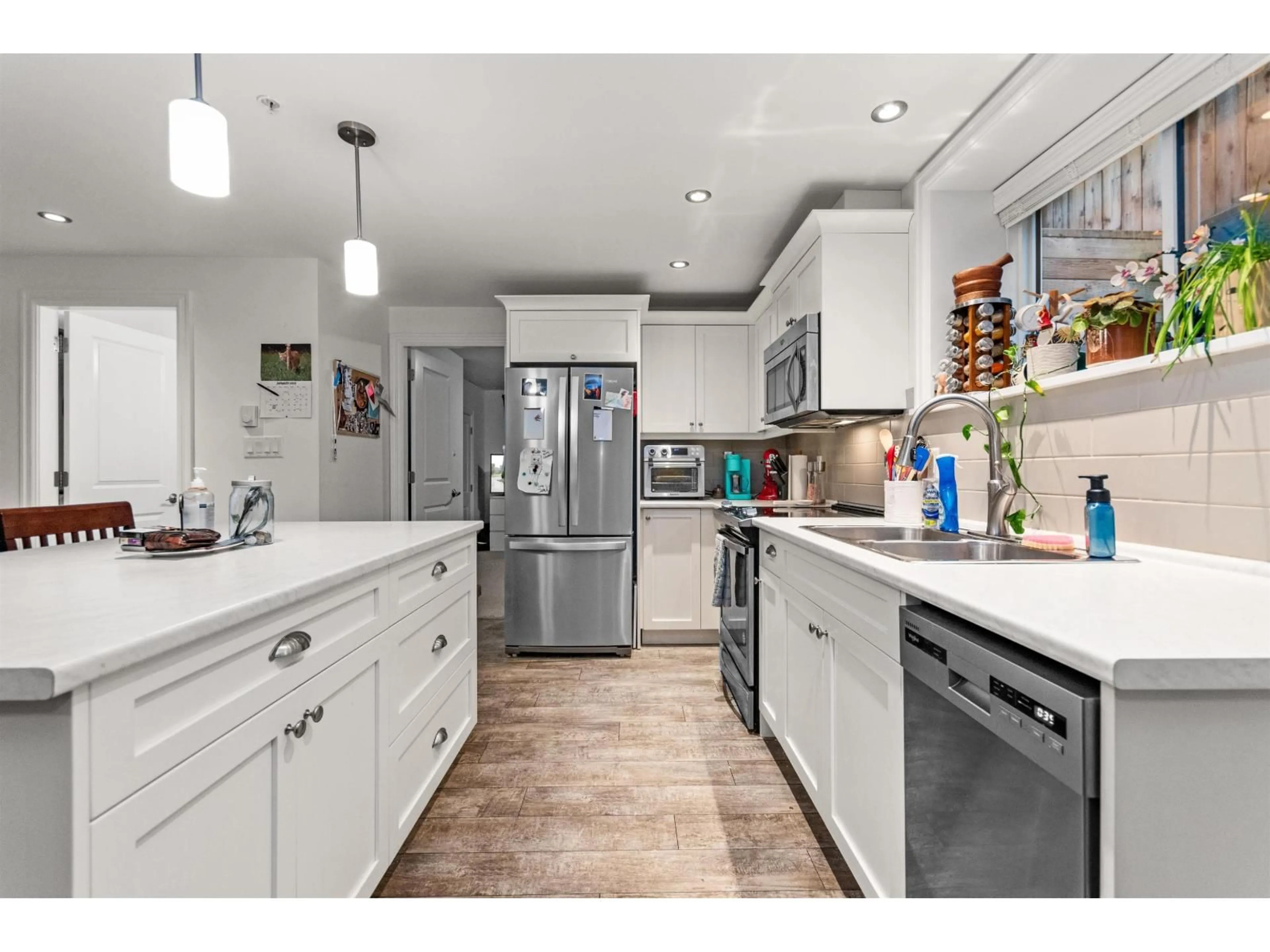 Open concept kitchen, ceramic/tile floor for 44922 ANGLERS BOULEVARD, Chilliwack British Columbia V2R0Y1