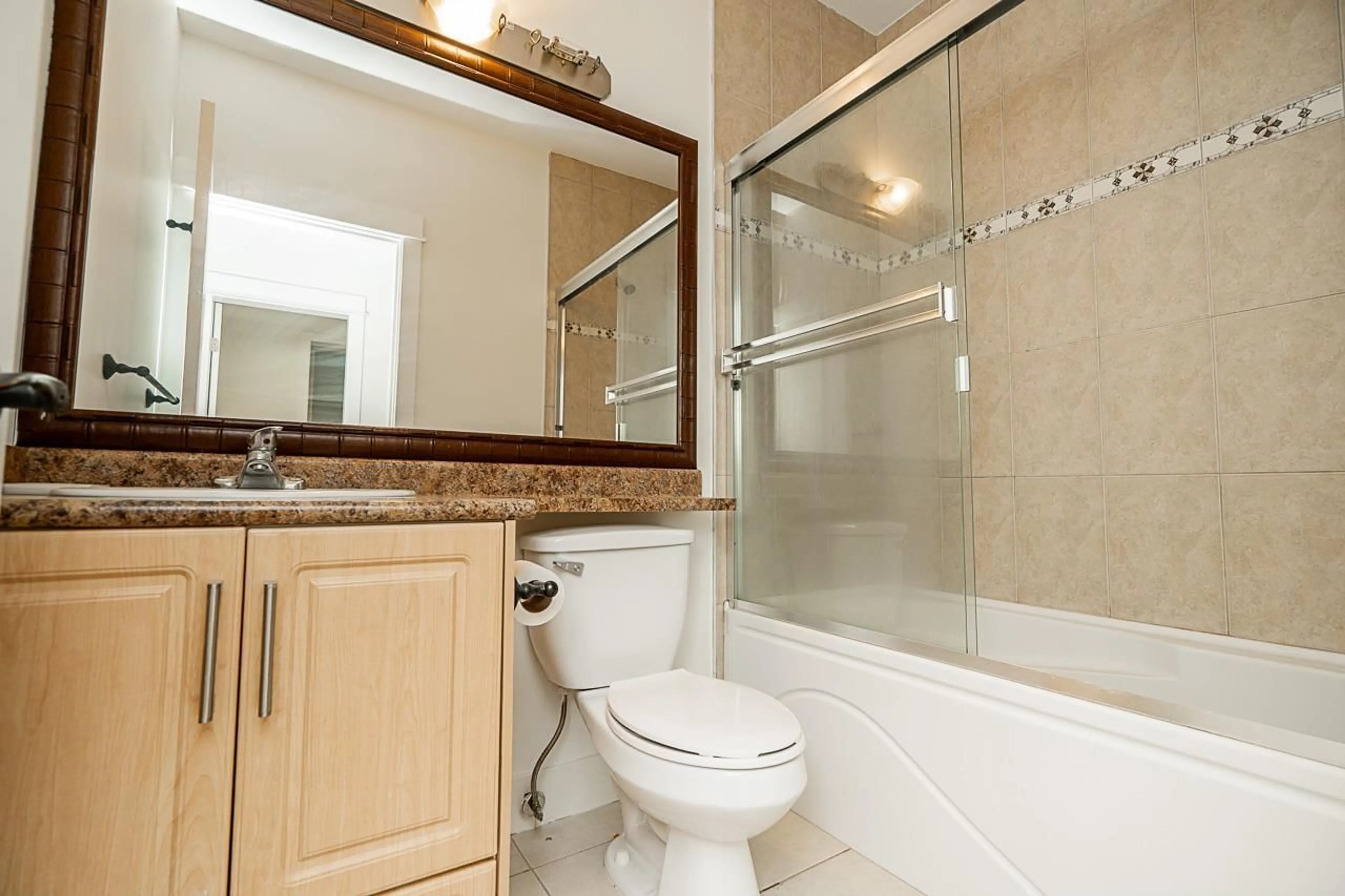 Standard bathroom, ceramic/tile floor for 14636 36A, Surrey British Columbia V4P0E3