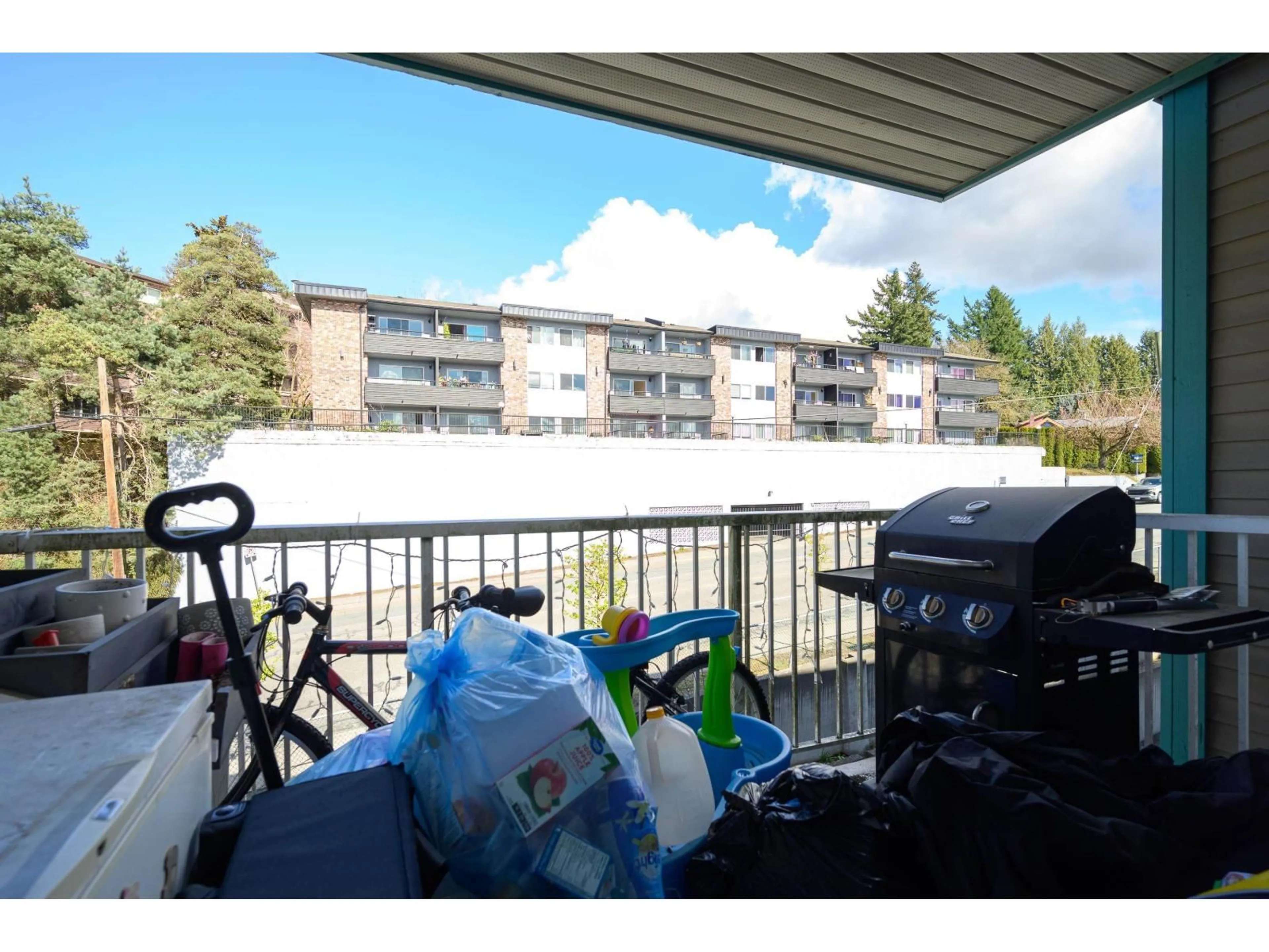 Patio, water/lake/river/ocean view for 312 - 33960 OLD YALE, Abbotsford British Columbia V2S2J9