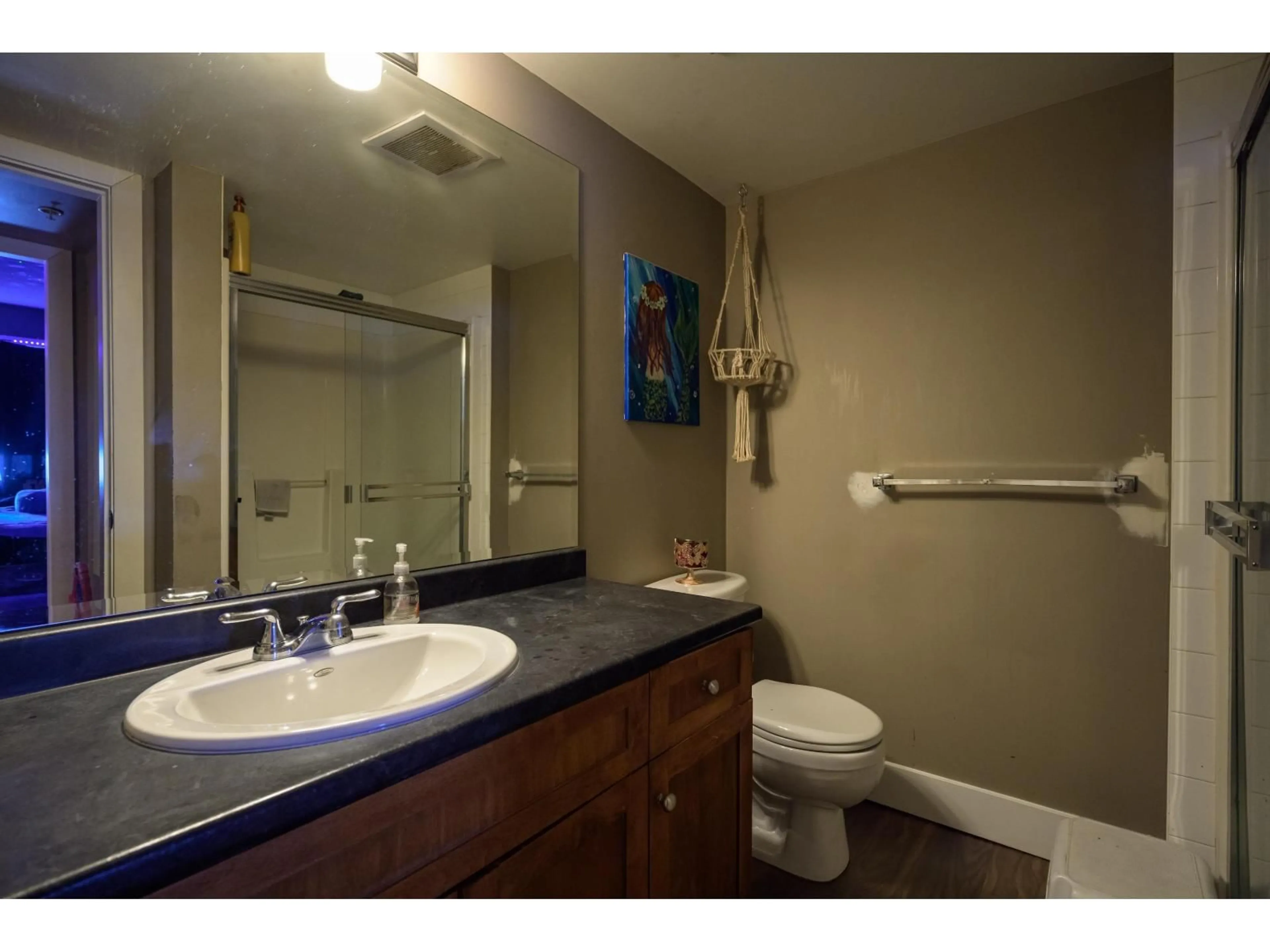 Standard bathroom, unknown for 312 - 33960 OLD YALE, Abbotsford British Columbia V2S2J9