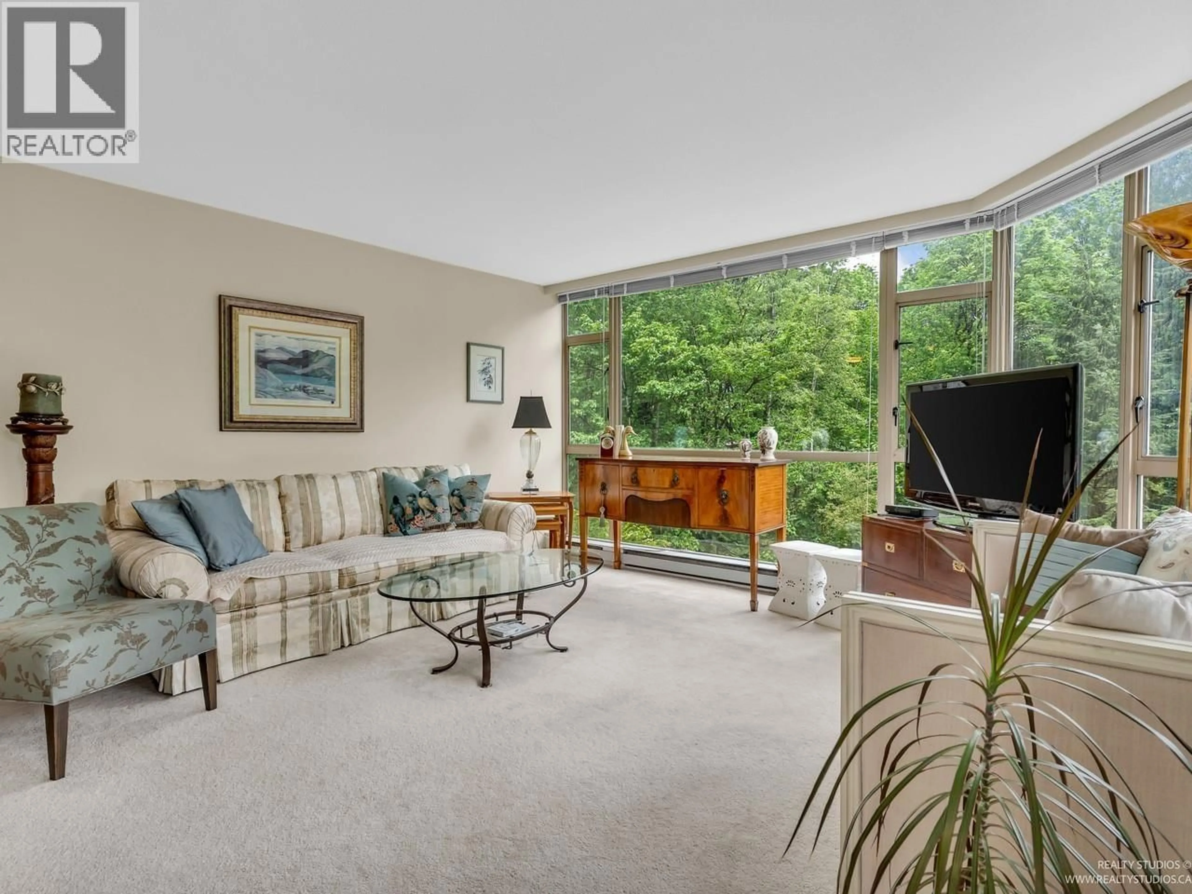Living room with furniture, unknown for 413 - 1327 KEITH ROAD, North Vancouver British Columbia V7J1J3