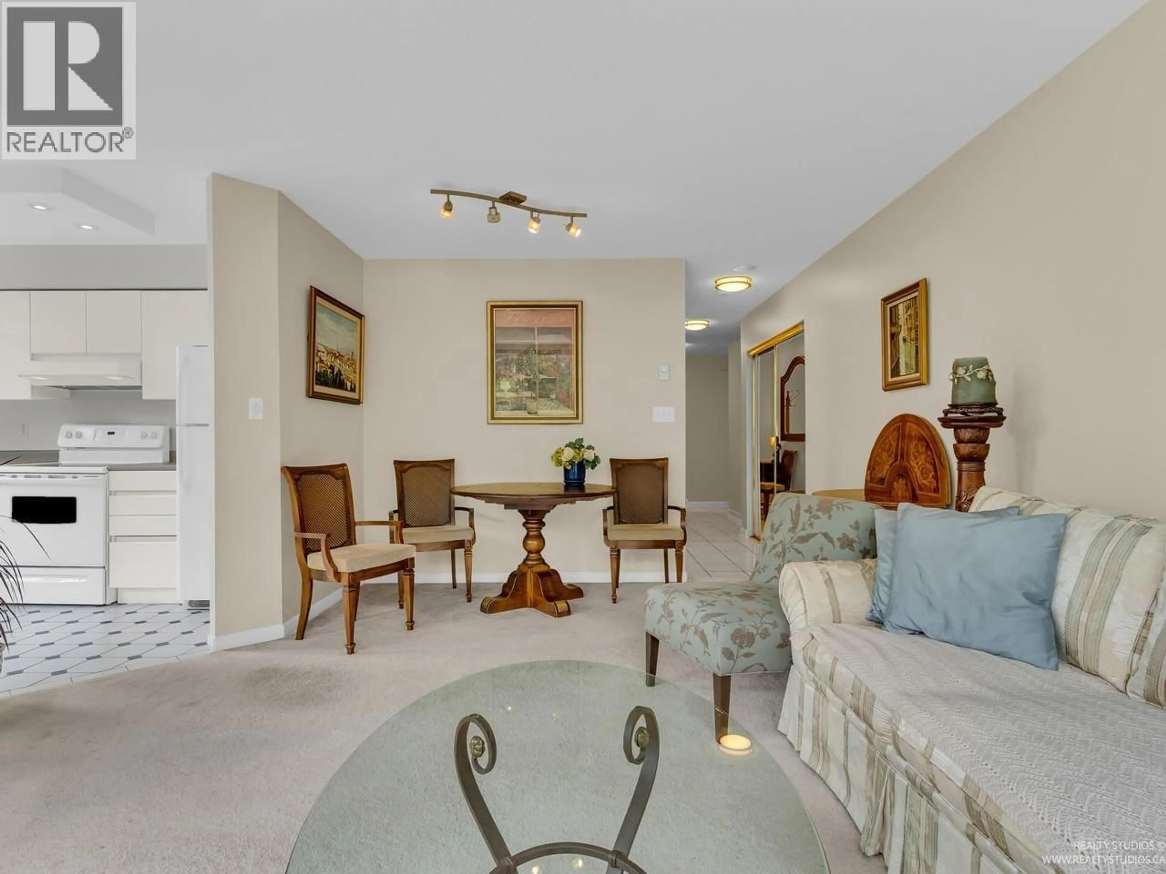 Living room with furniture, unknown for 413 - 1327 KEITH ROAD, North Vancouver British Columbia V7J1J3