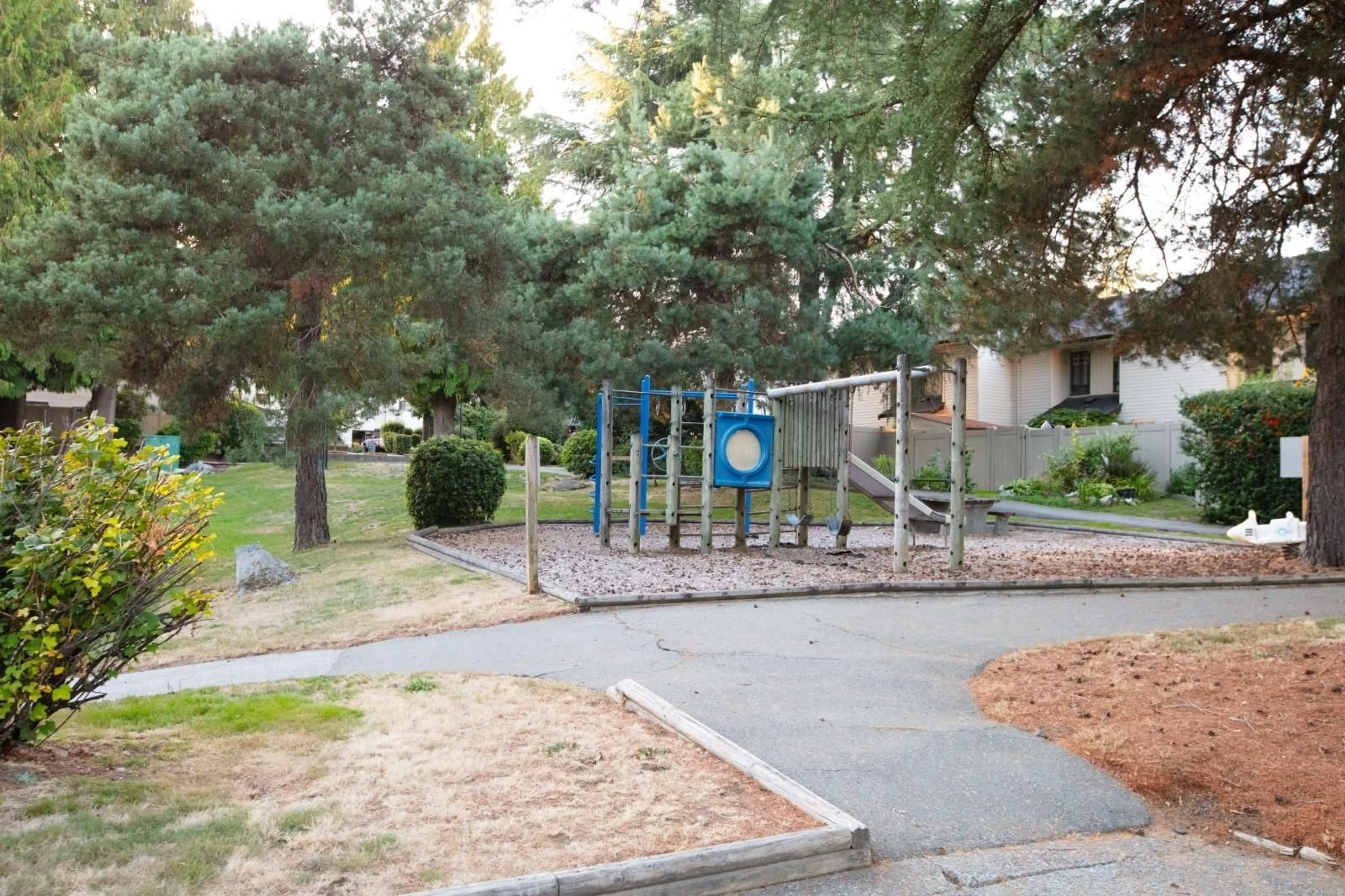 Unknown for 702 - 9270 122, Surrey British Columbia V3V4L5