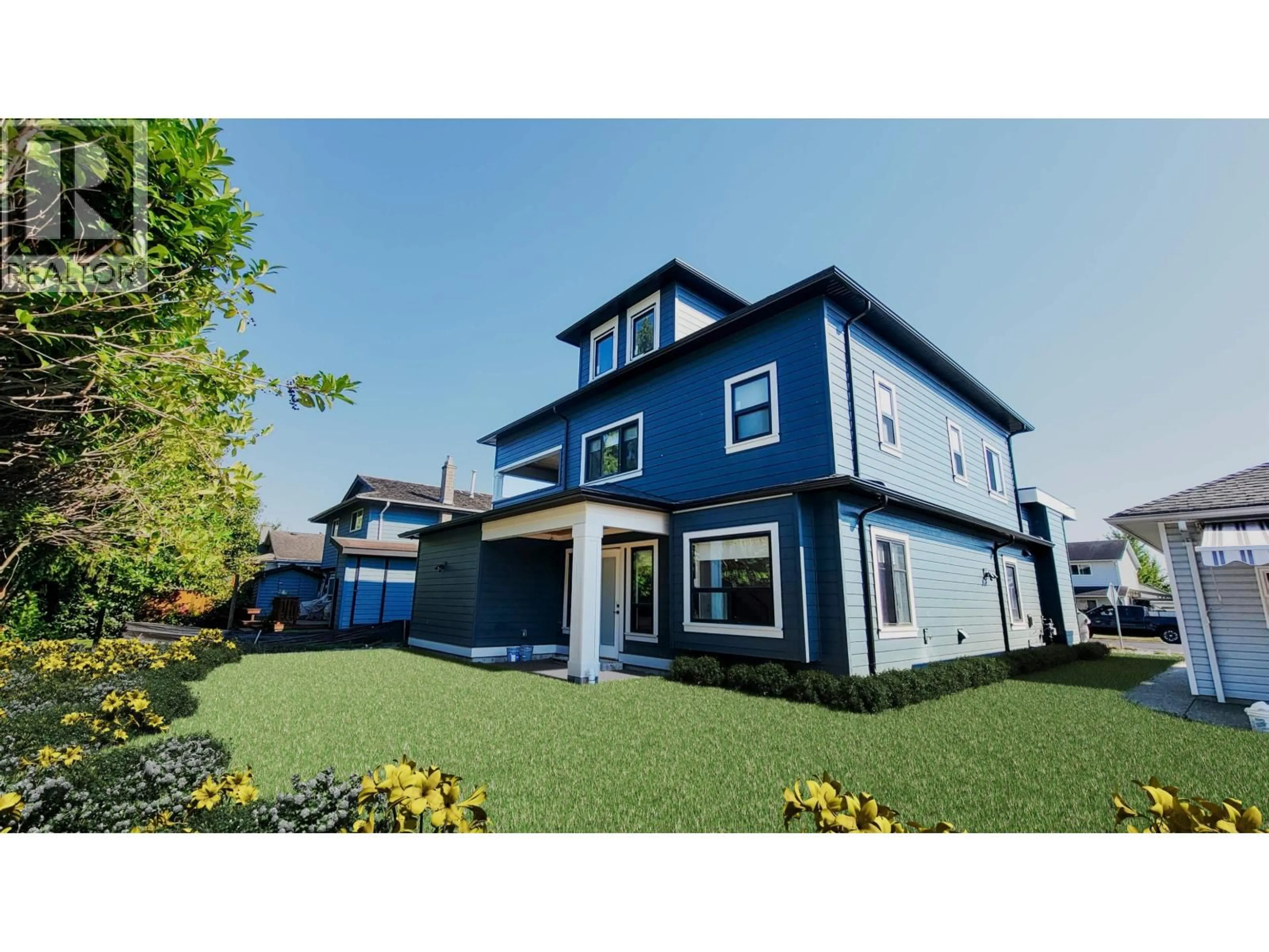 Home with vinyl exterior material, building for 6079 44A AVENUE, Delta British Columbia V4K4C8