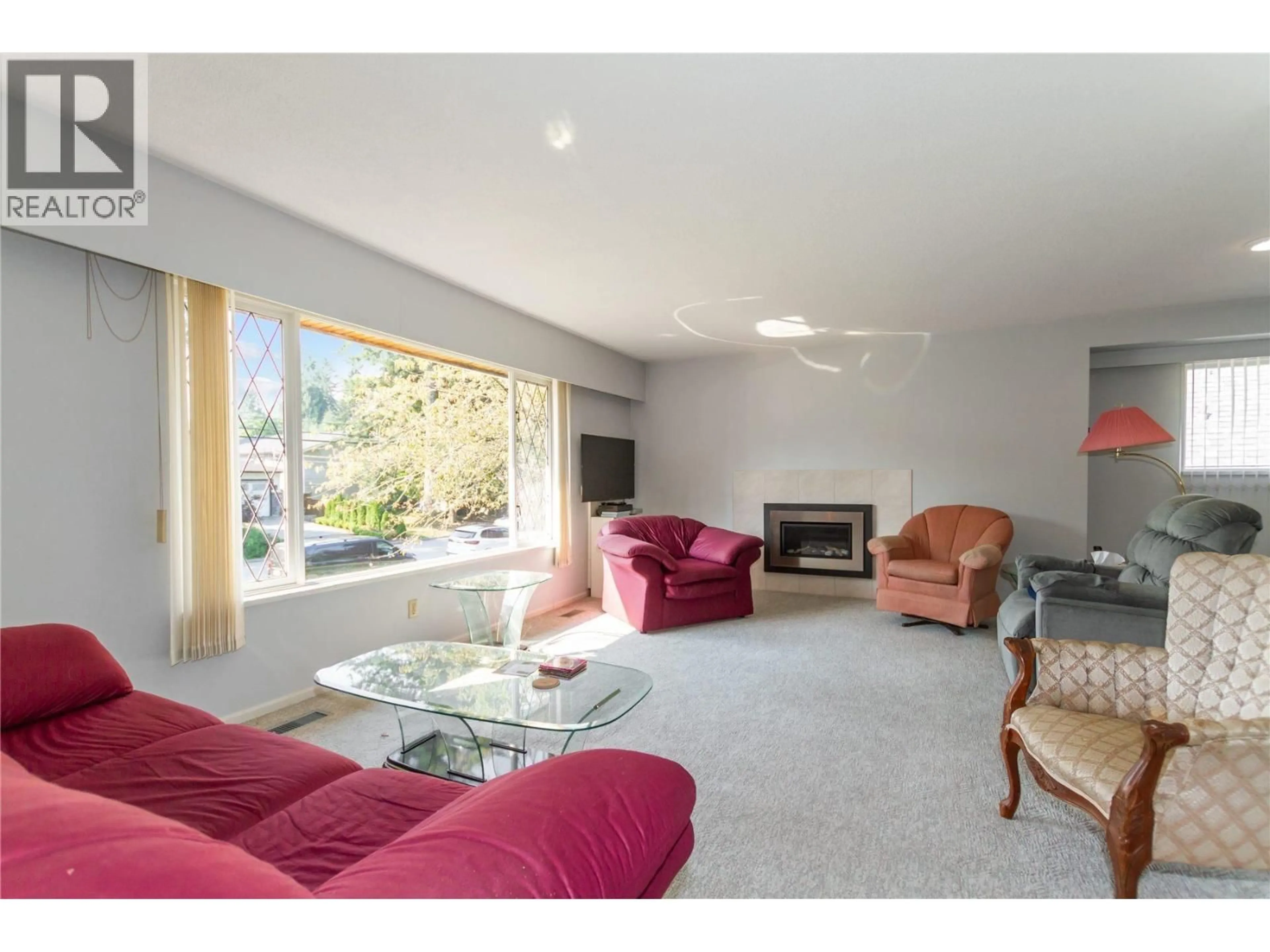 Living room with furniture, unknown for 1728 WESTOVER ROAD, North Vancouver British Columbia V7J1X6