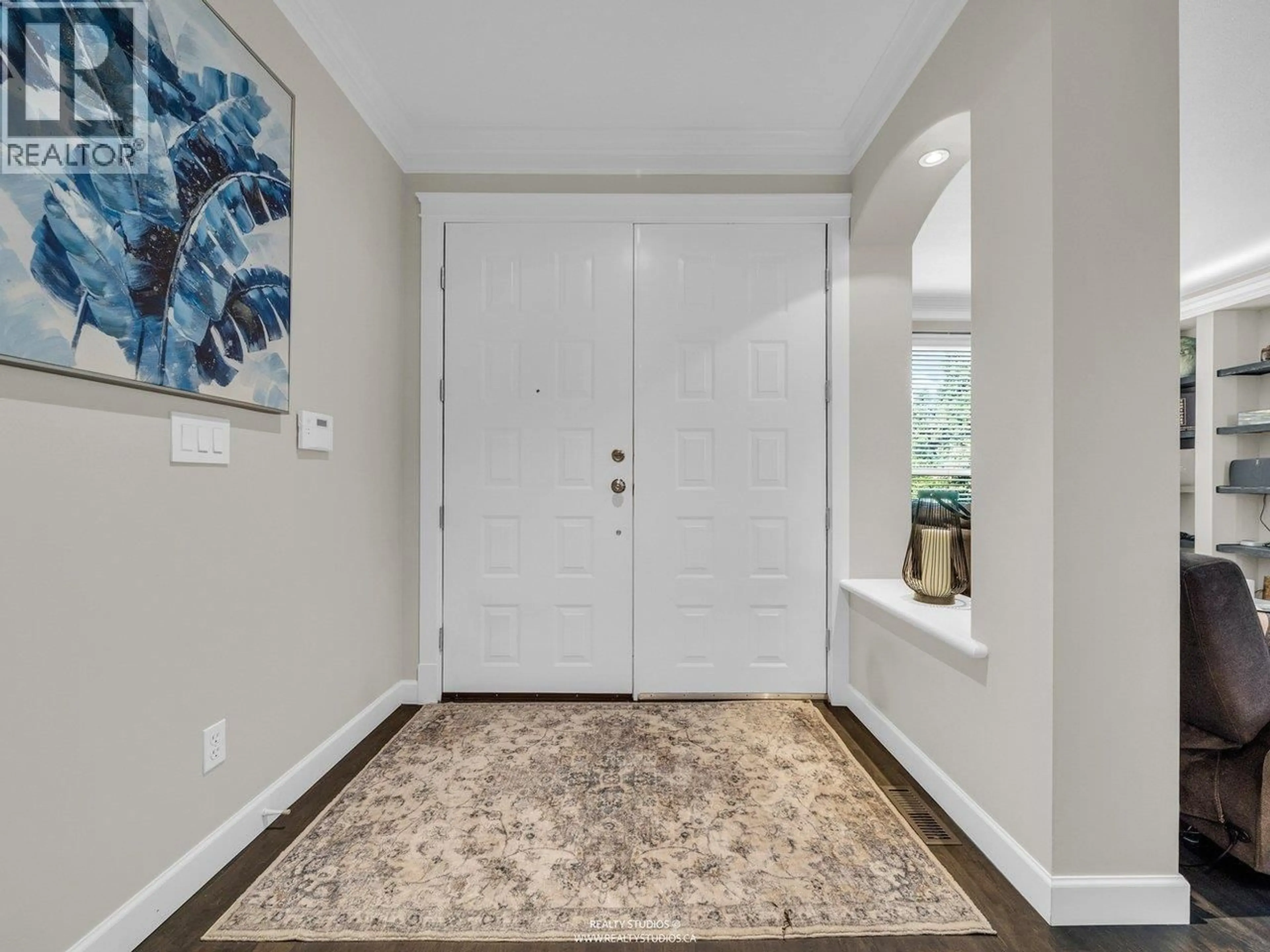 Indoor entryway for 20498 122B AVENUE, Maple Ridge British Columbia V2X1B6