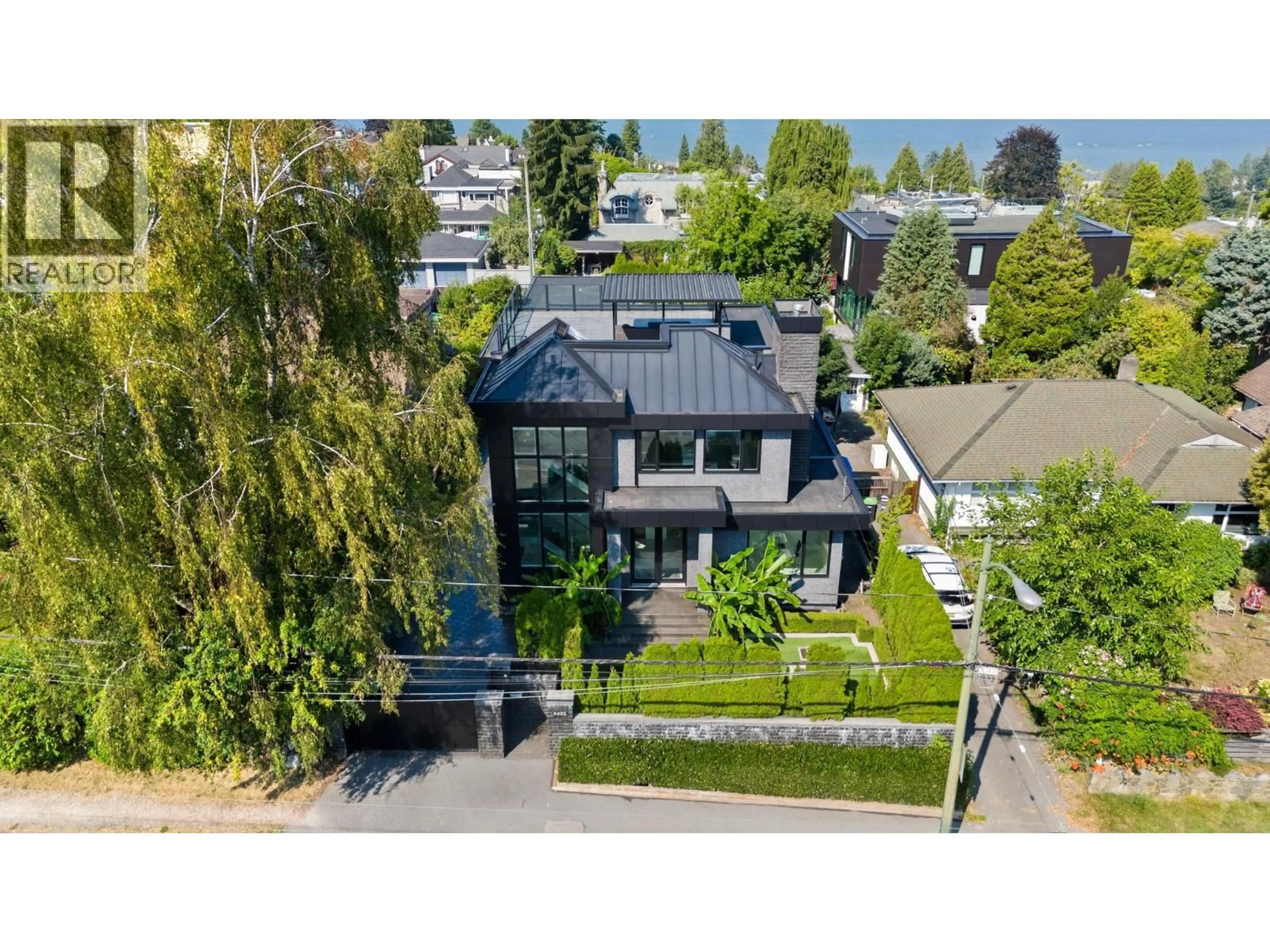 A pic from outside/outdoor area/front of a property/back of a property/a pic from drone, street for 4623 4TH AVENUE, Vancouver British Columbia V6R1R6