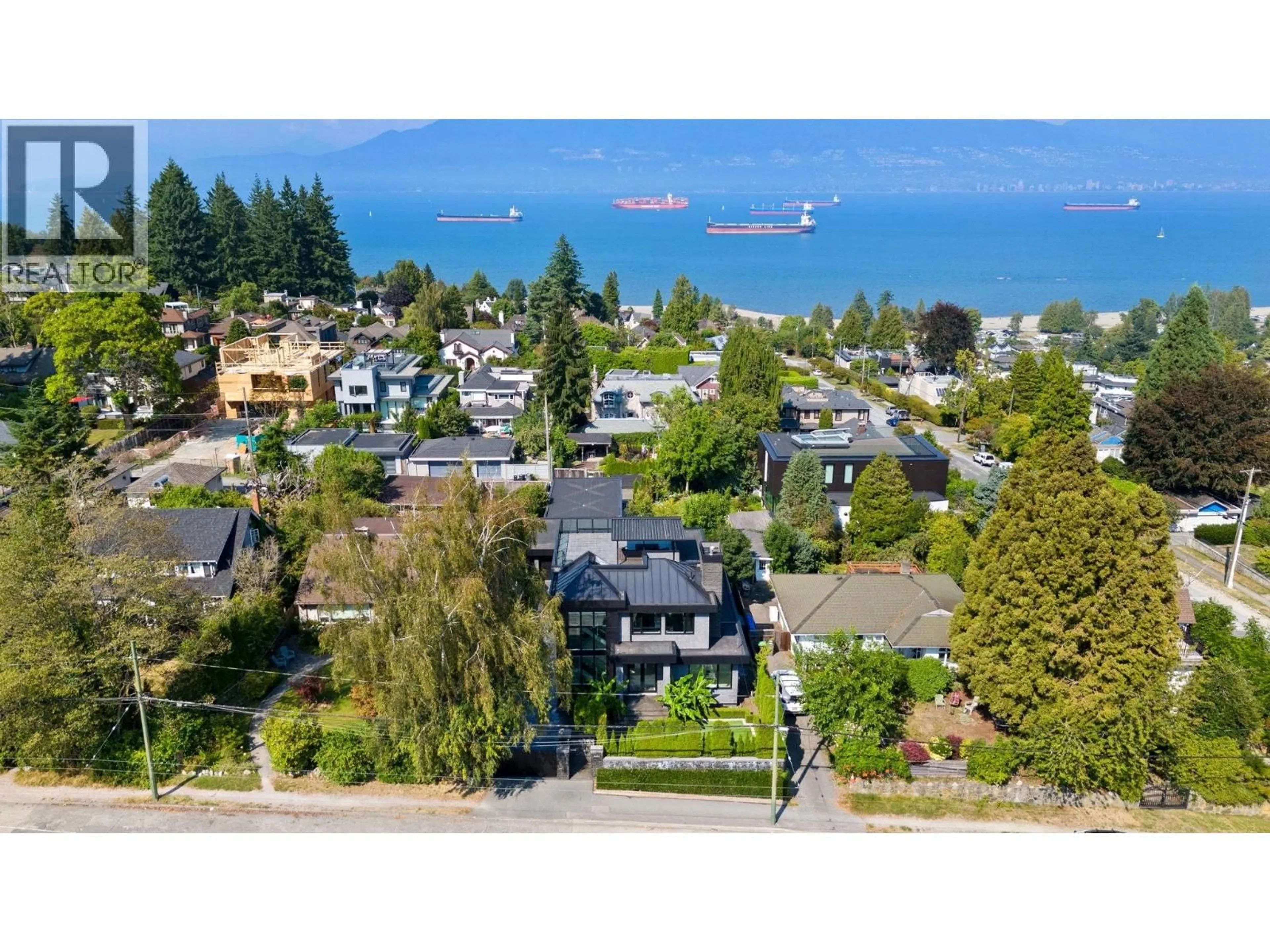 A pic from outside/outdoor area/front of a property/back of a property/a pic from drone, water/lake/river/ocean view for 4623 4TH AVENUE, Vancouver British Columbia V6R1R6