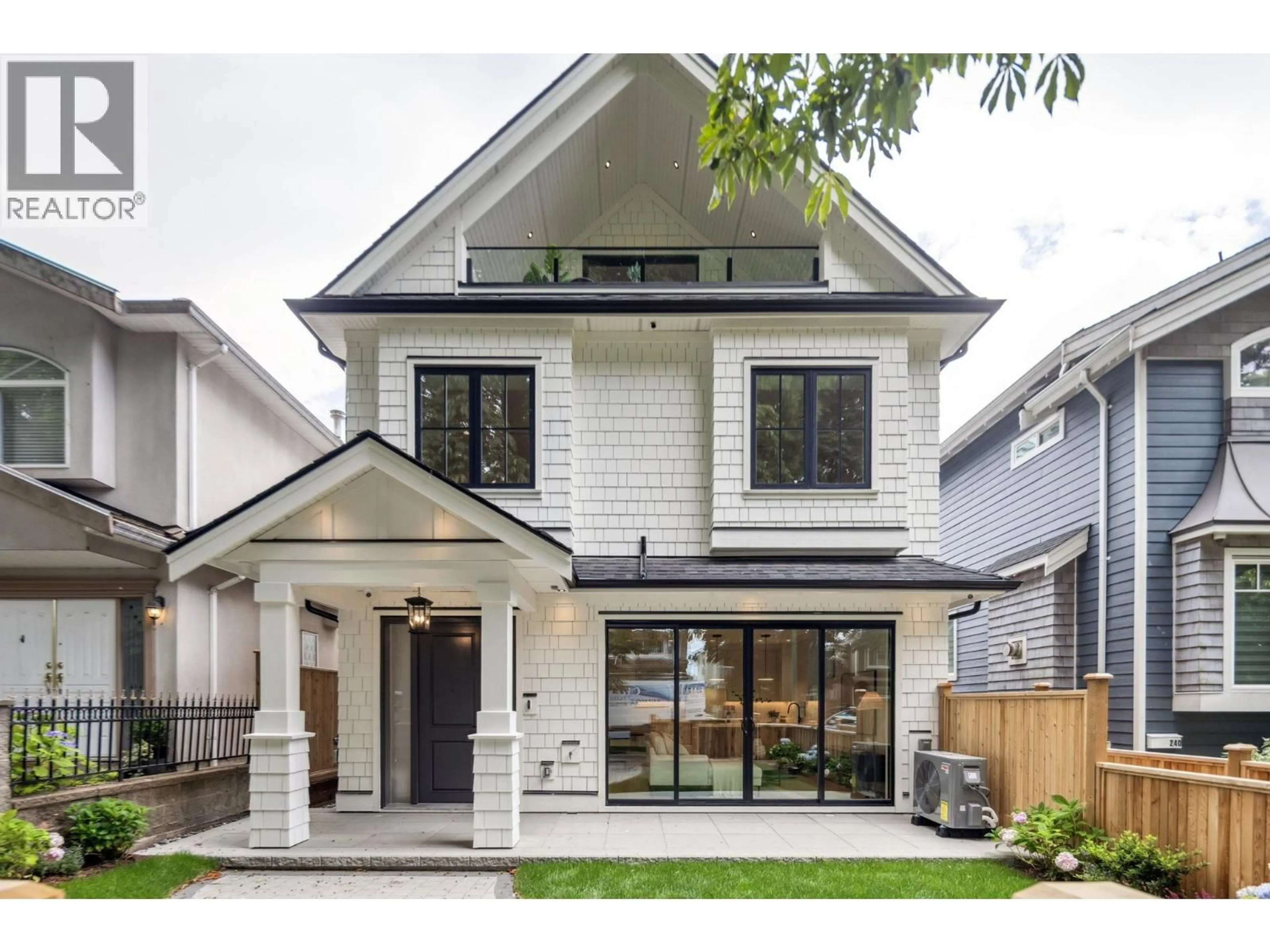 Home with brick exterior material, street for 1 - 250 39TH AVENUE, Vancouver British Columbia V5W1K2