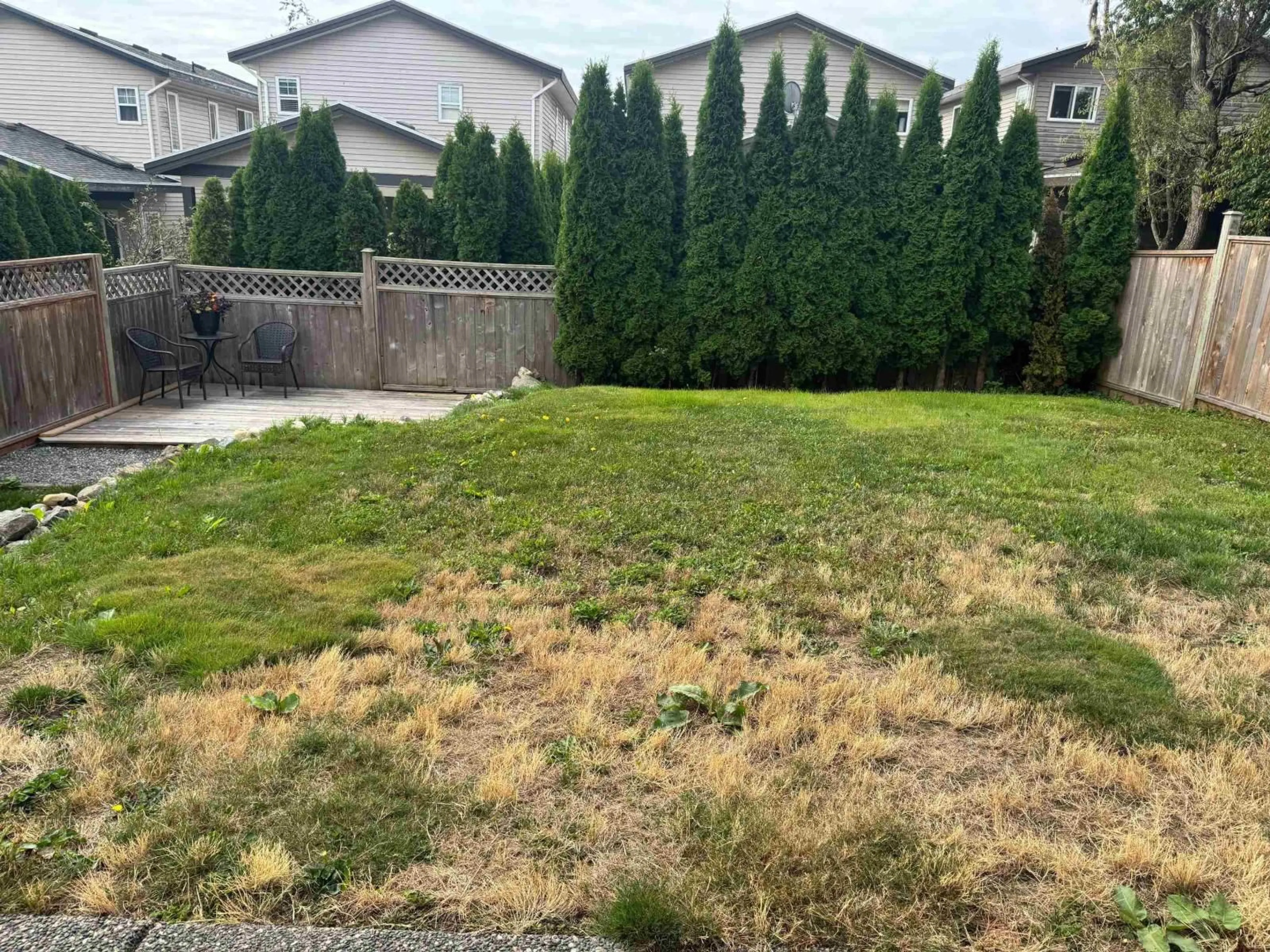 A pic from outside/outdoor area/front of a property/back of a property/a pic from drone, unknown for 15582 RUSSELL, White Rock British Columbia V4B2R3