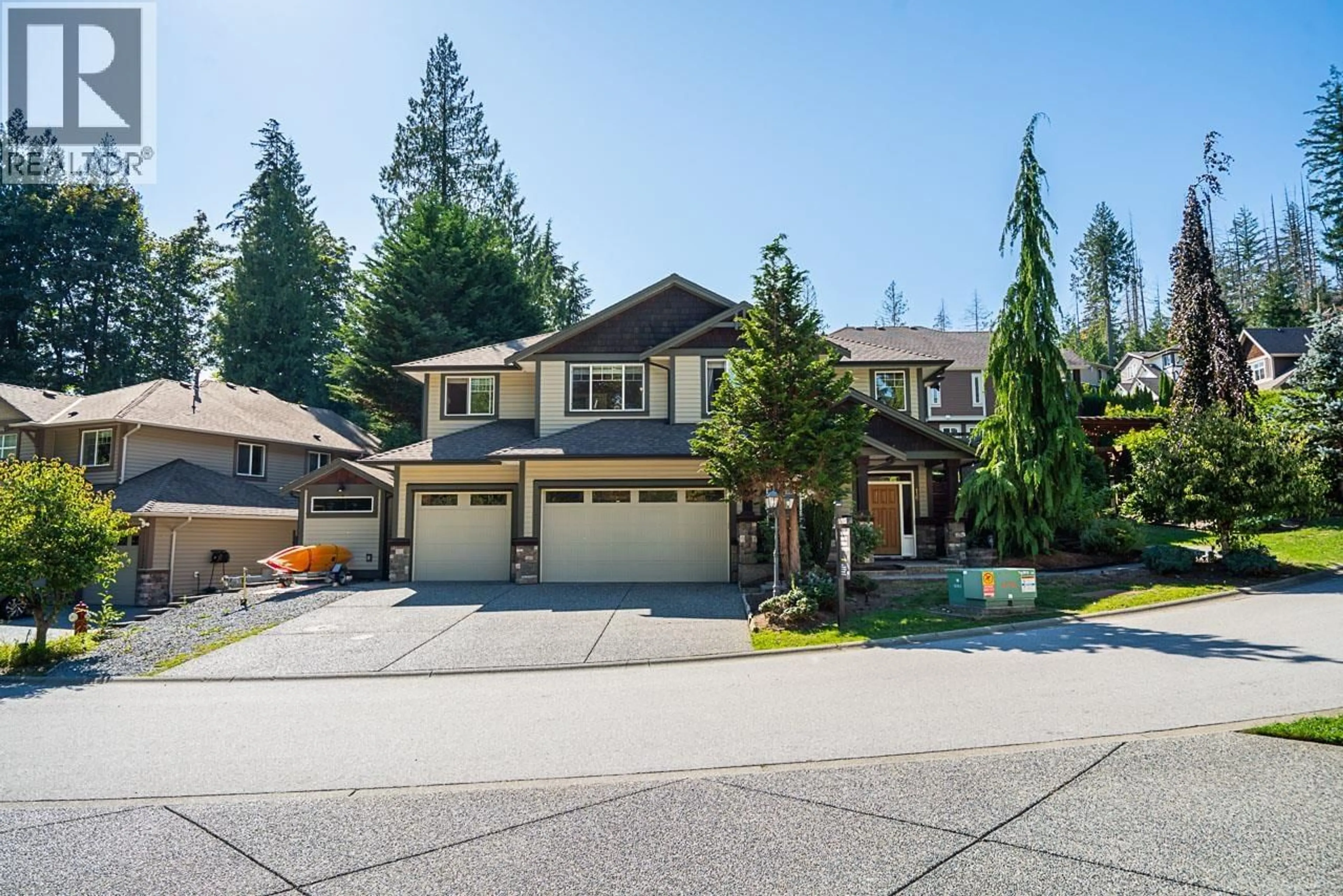 A pic from outside/outdoor area/front of a property/back of a property/a pic from drone, street for 16 - 13210 SHOESMITH CRESCENT, Maple Ridge British Columbia V4R0C1