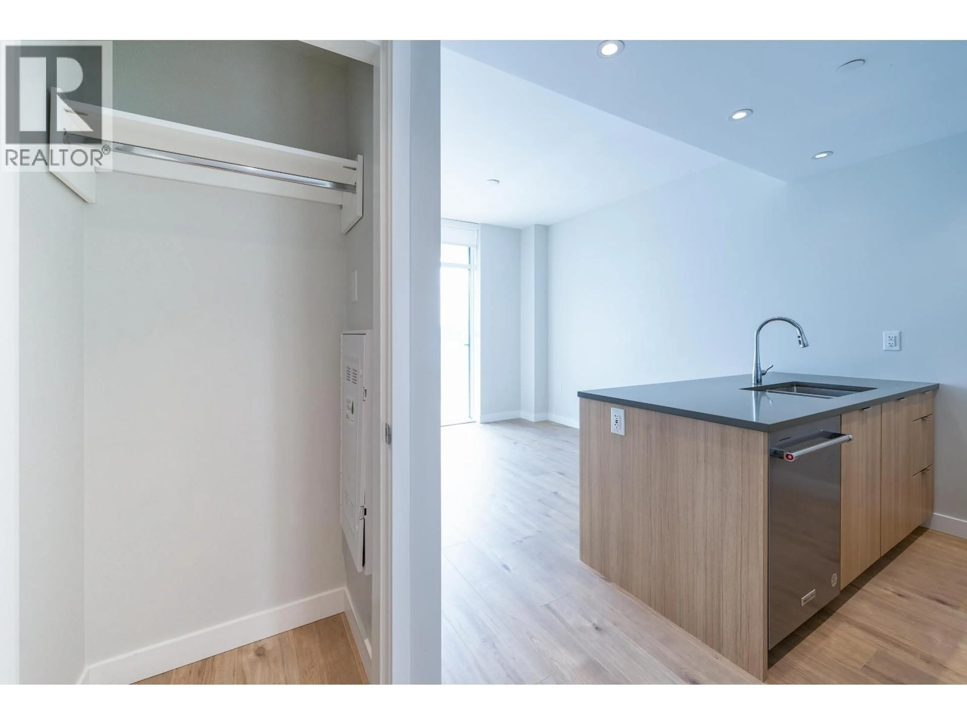 Unknown for 324 - 3430 KENT AVENUE, Vancouver British Columbia V5S0G7