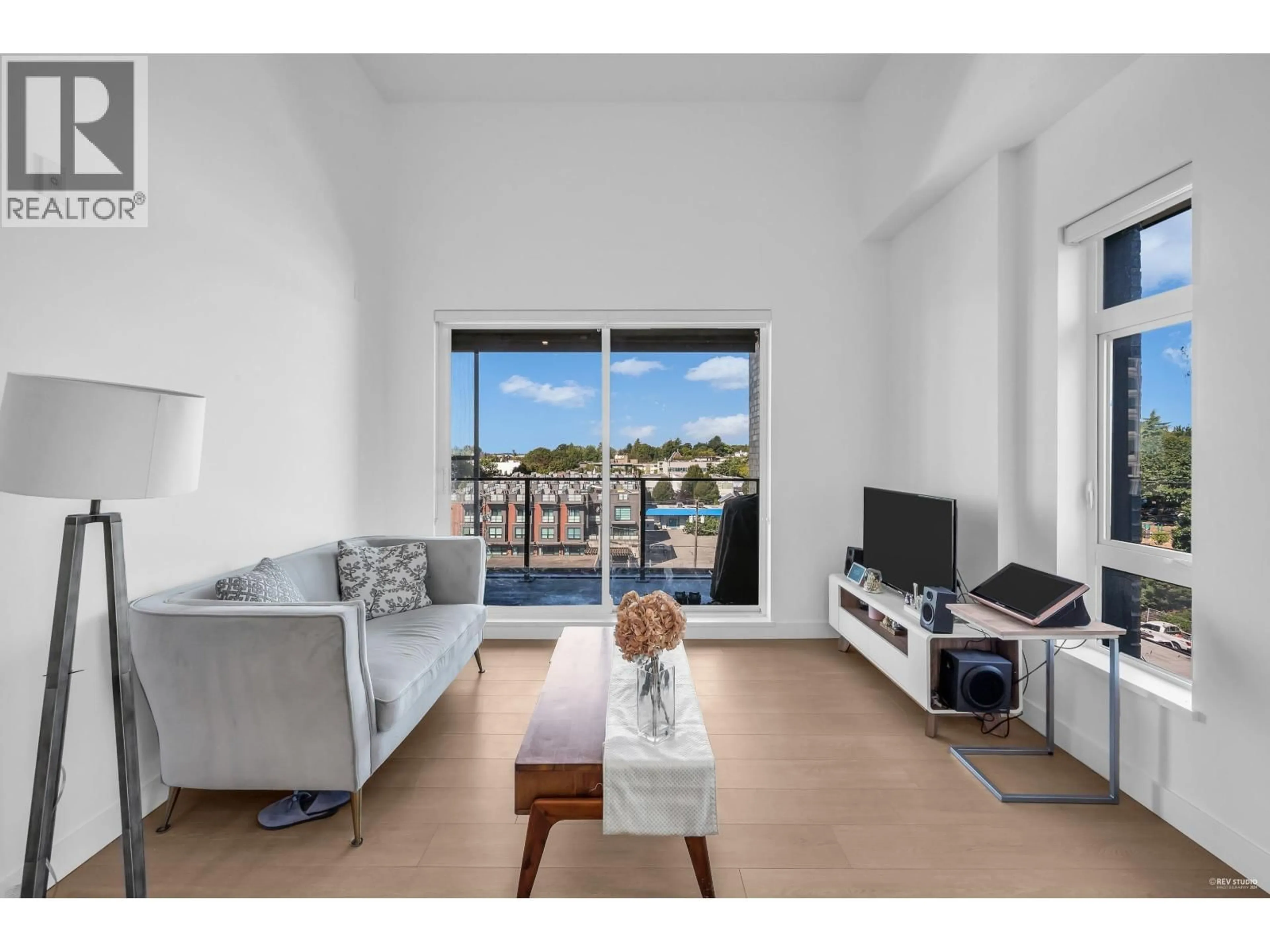 Living room with furniture, unknown for 602 - 8888 OSLER STREET, Vancouver British Columbia V6P4G2