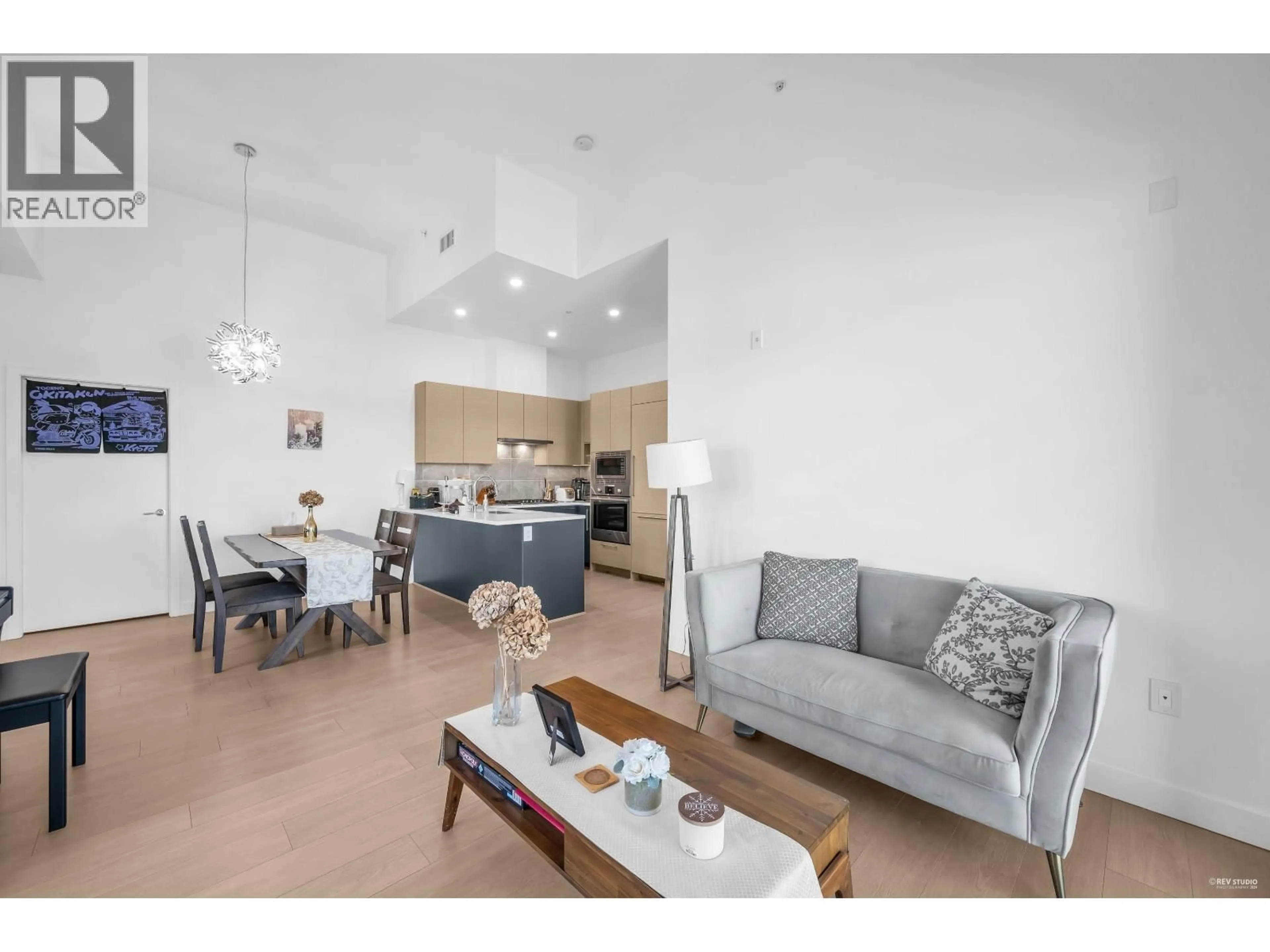 Living room with furniture, unknown for 602 - 8888 OSLER STREET, Vancouver British Columbia V6P4G2