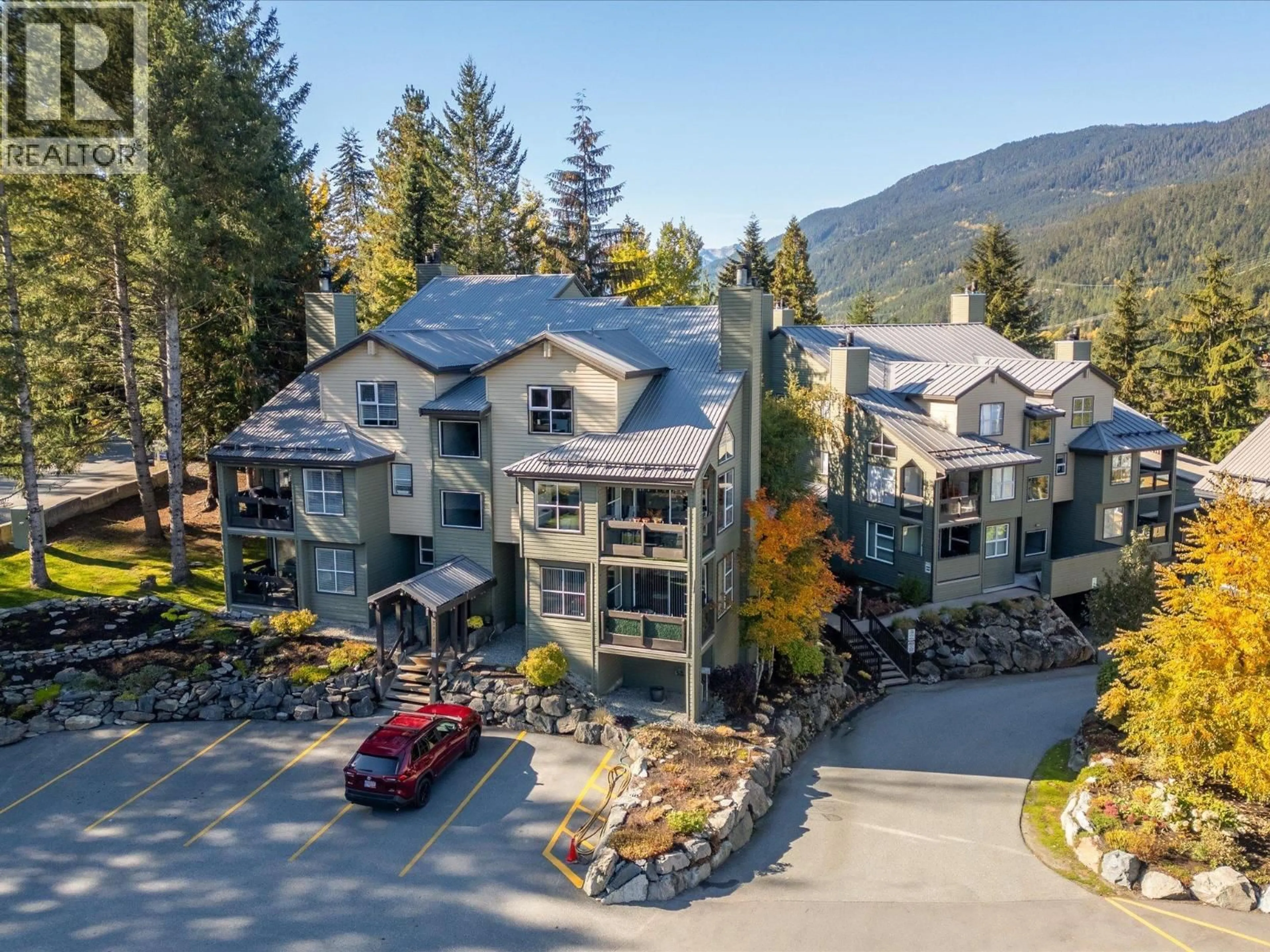 A pic from outside/outdoor area/front of a property/back of a property/a pic from drone, mountain view for 6 - 2217 MARMOT PLACE, Whistler British Columbia V8E0B4