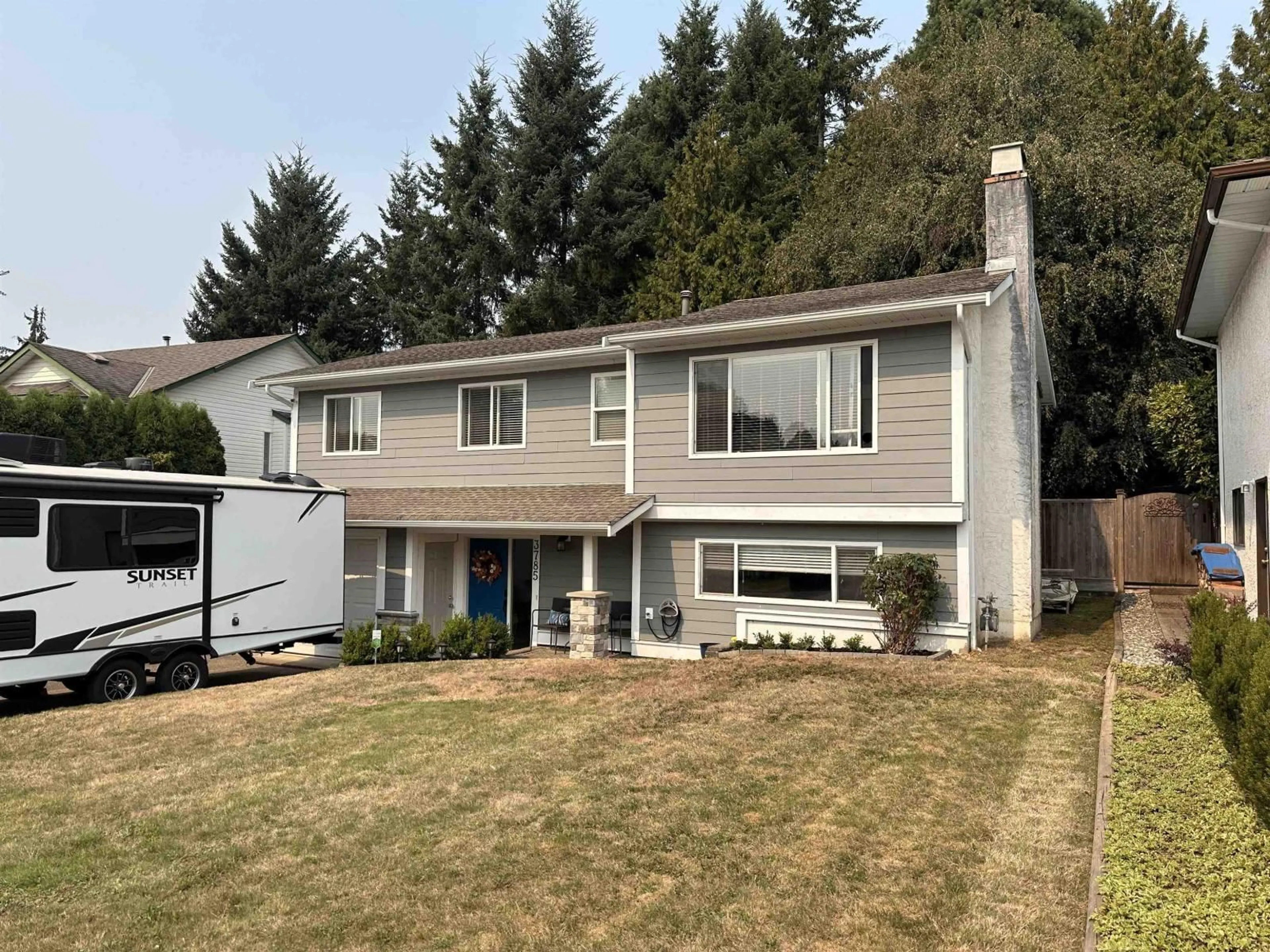 Home with vinyl exterior material, street for 3785 ROBSON, Abbotsford British Columbia V2S6E9