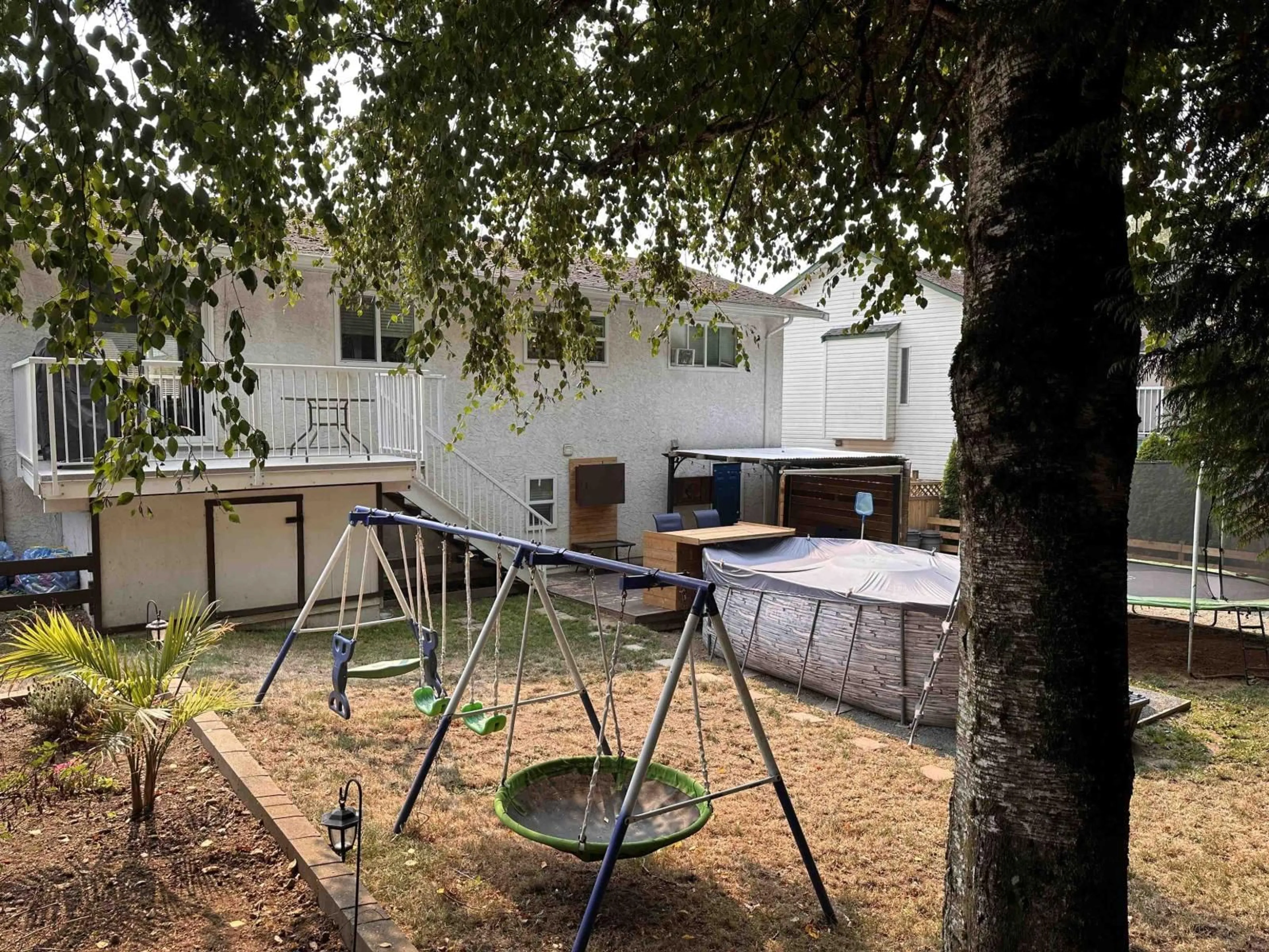 Patio, unknown for 3785 ROBSON, Abbotsford British Columbia V2S6E9