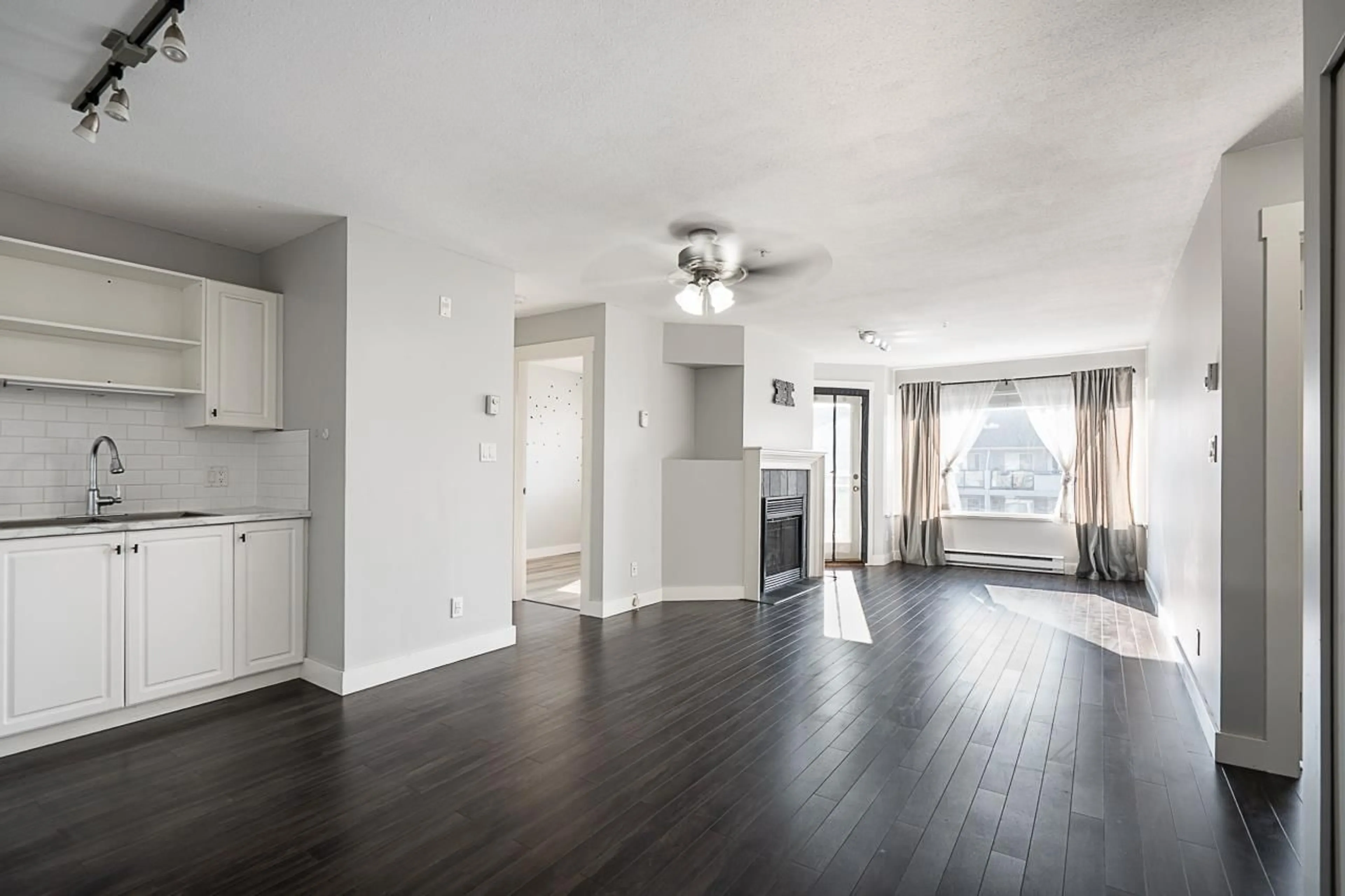 A pic of a room for 402 - 33718 KING, Abbotsford British Columbia V2S8J3
