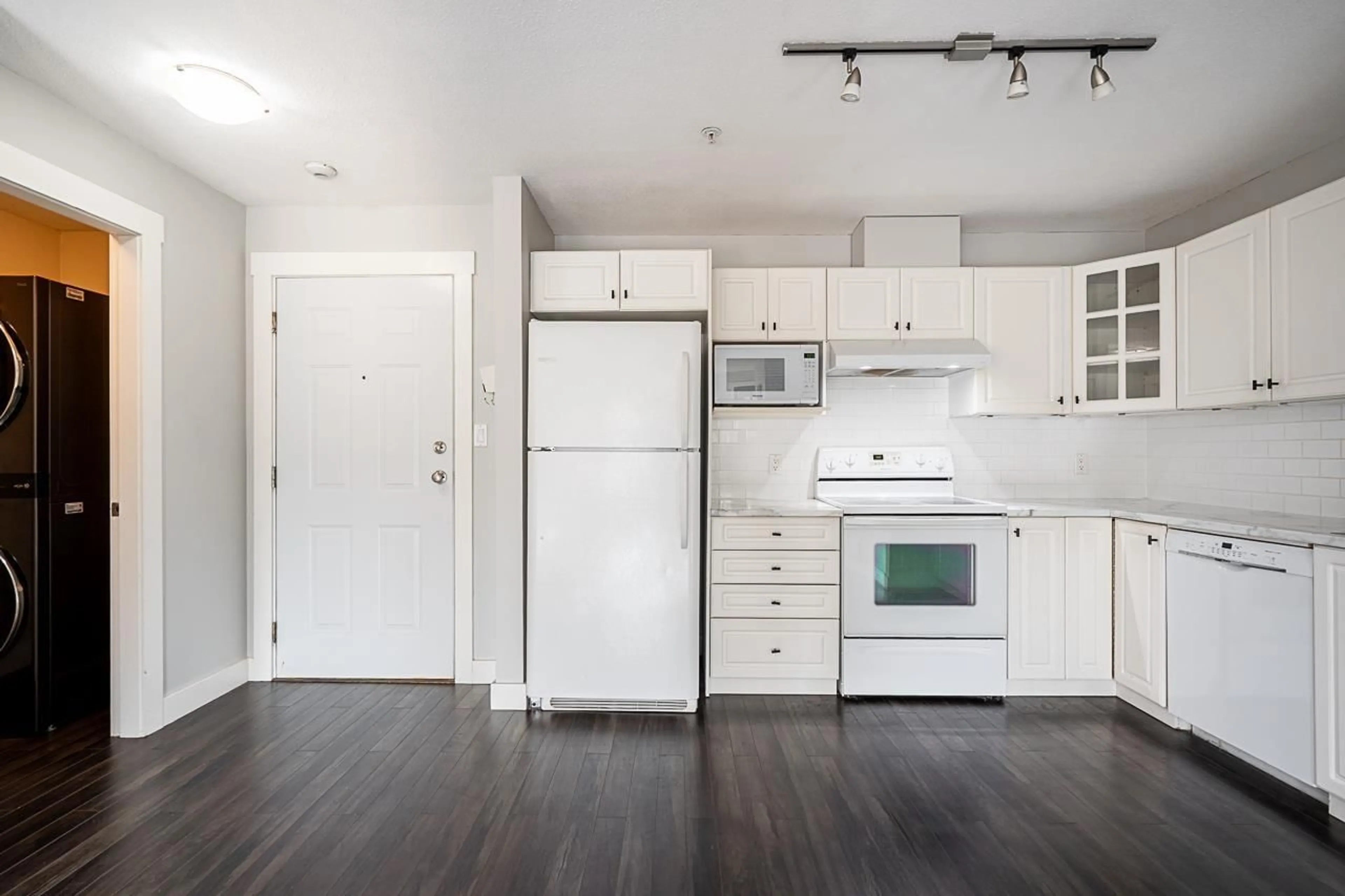 Unknown for 402 - 33718 KING, Abbotsford British Columbia V2S8J3