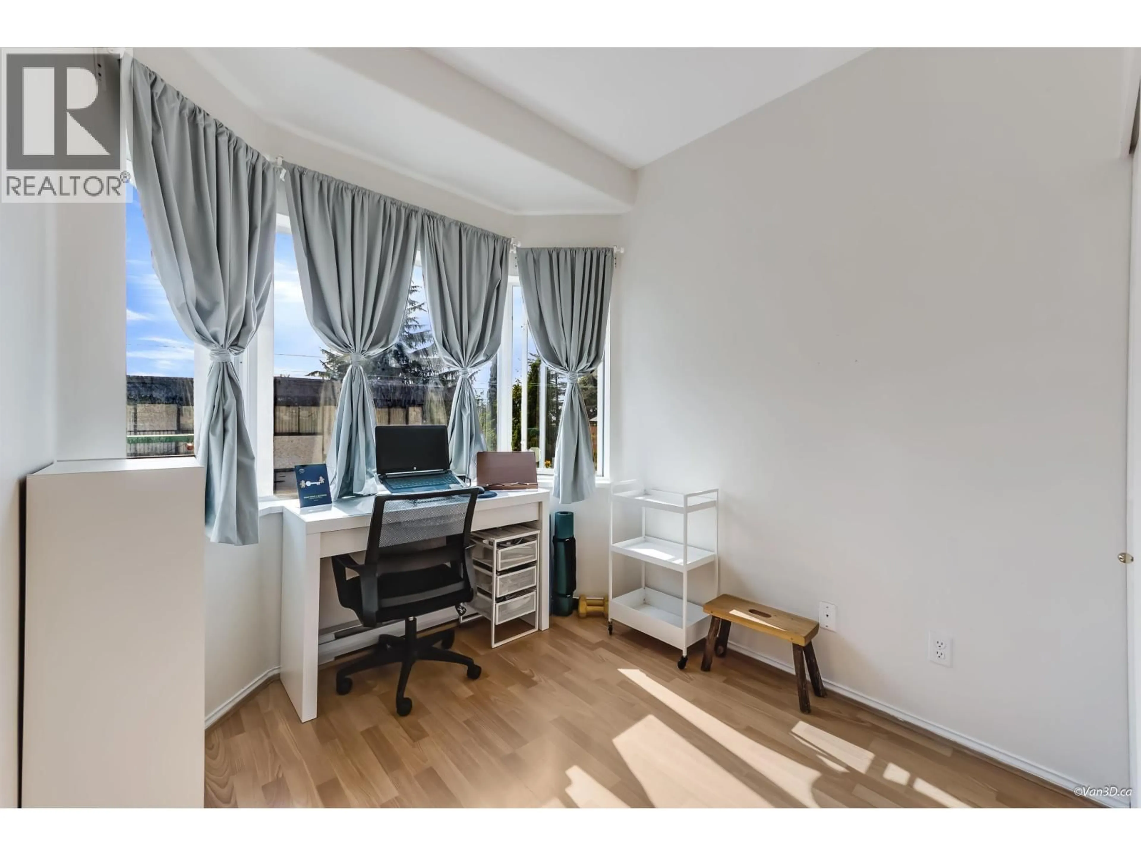 A pic of a room for 104 - 177 5TH STREET, North Vancouver British Columbia V7M2L7