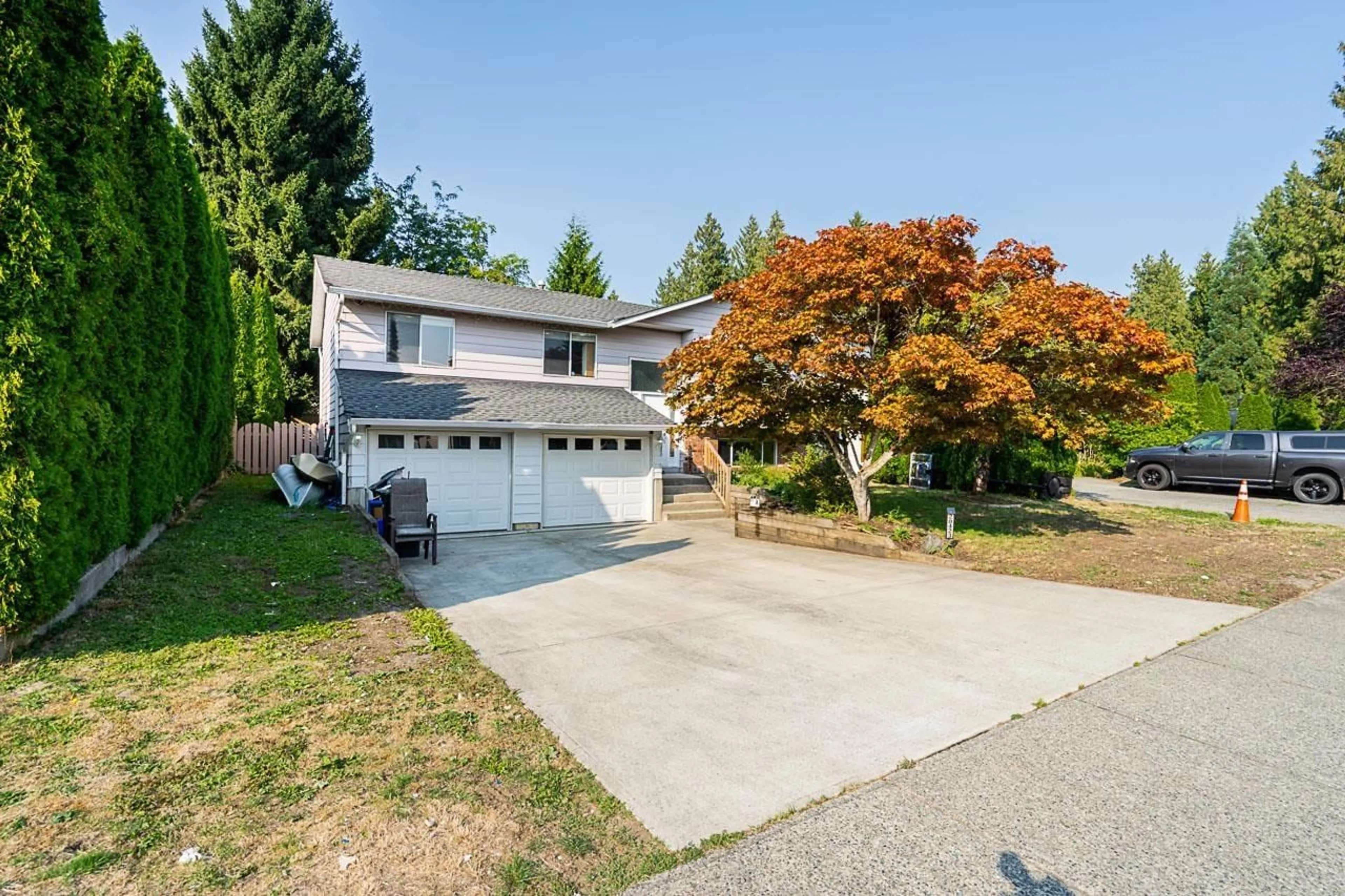 Home with vinyl exterior material, street for 20423 90, Langley British Columbia V1M1A9