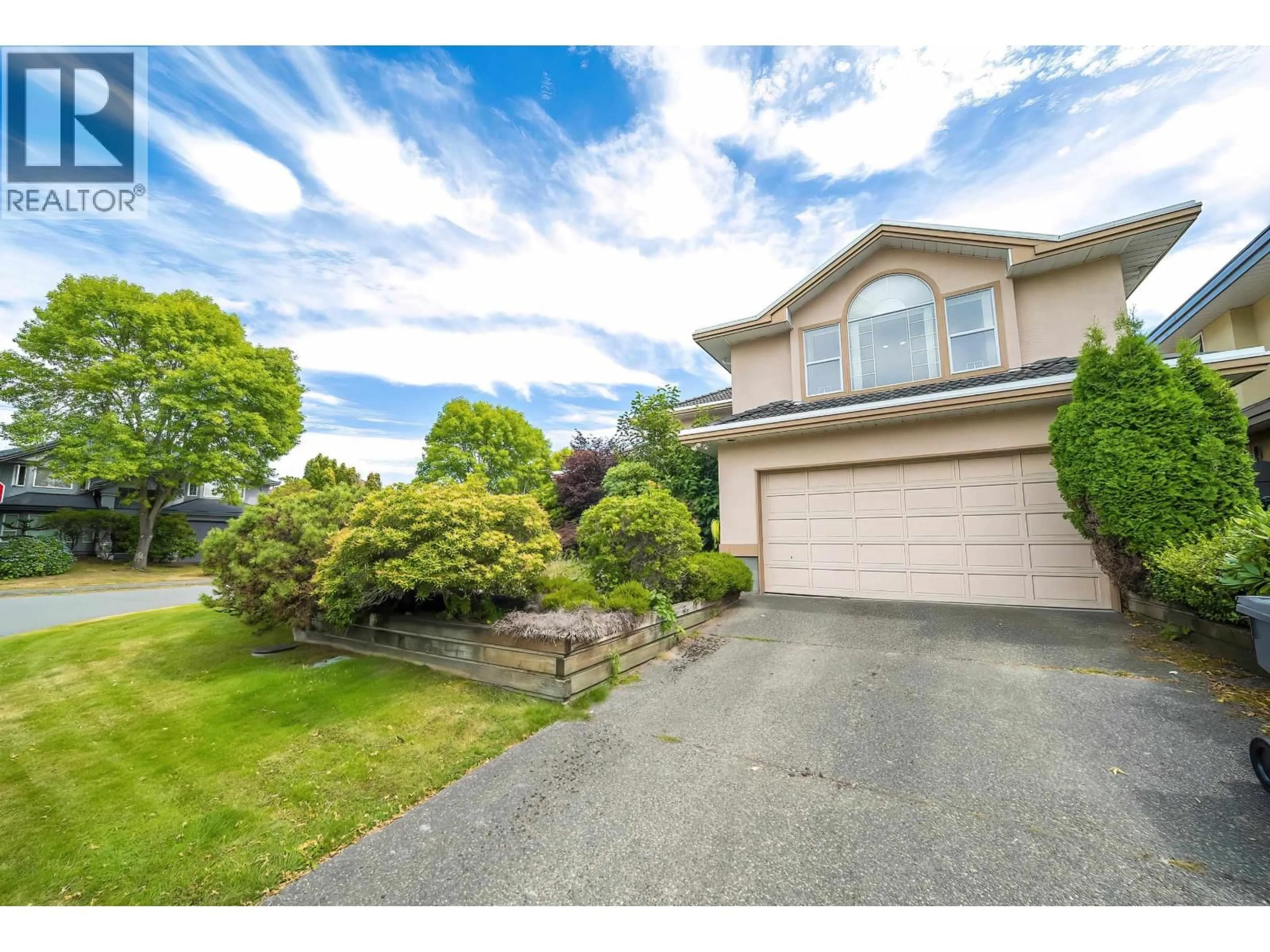 A pic from outside/outdoor area/front of a property/back of a property/a pic from drone, street for 5619 HANKIN DRIVE, Richmond British Columbia V7C5N5